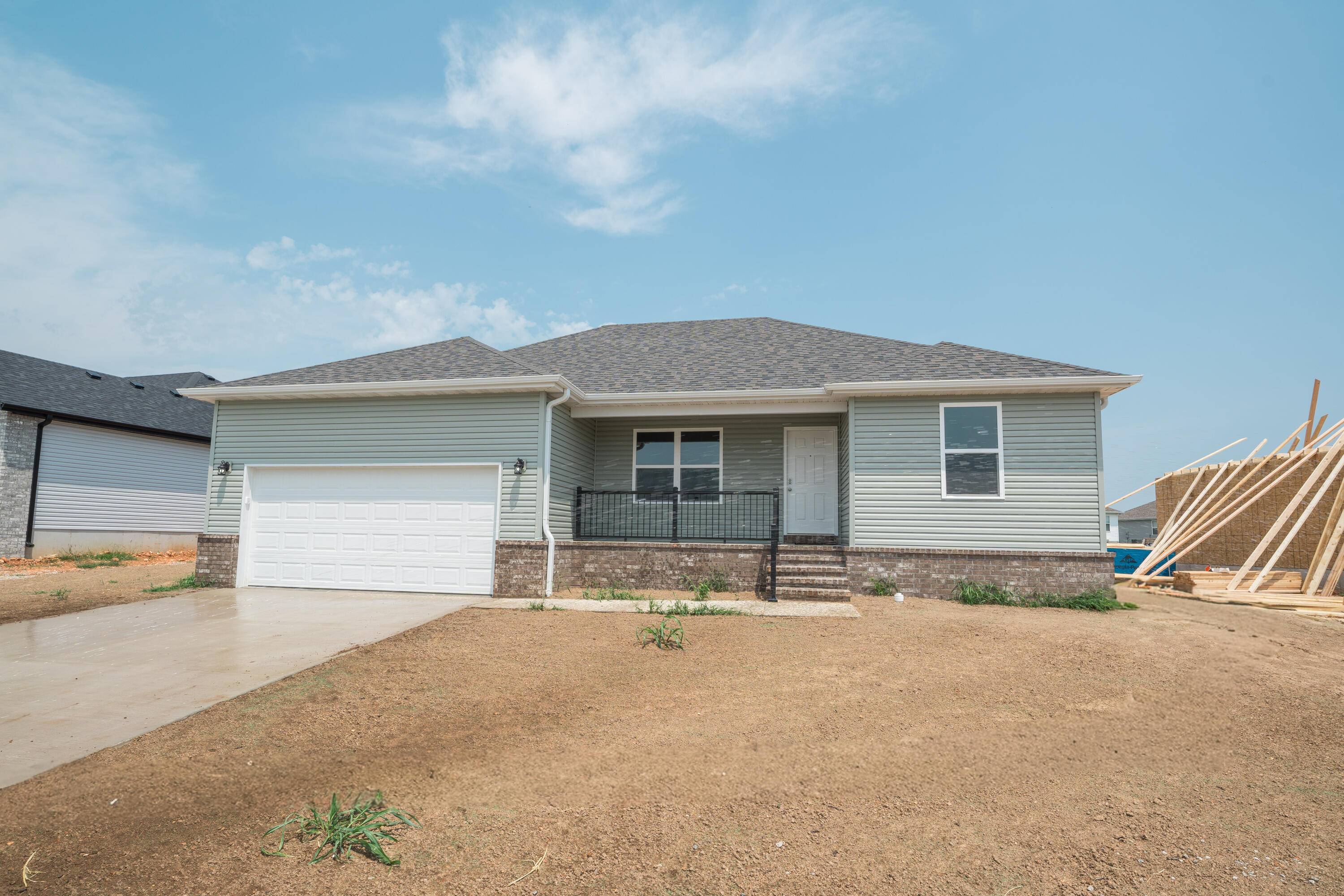 1217 E Macon ST, Republic, MO 65738
