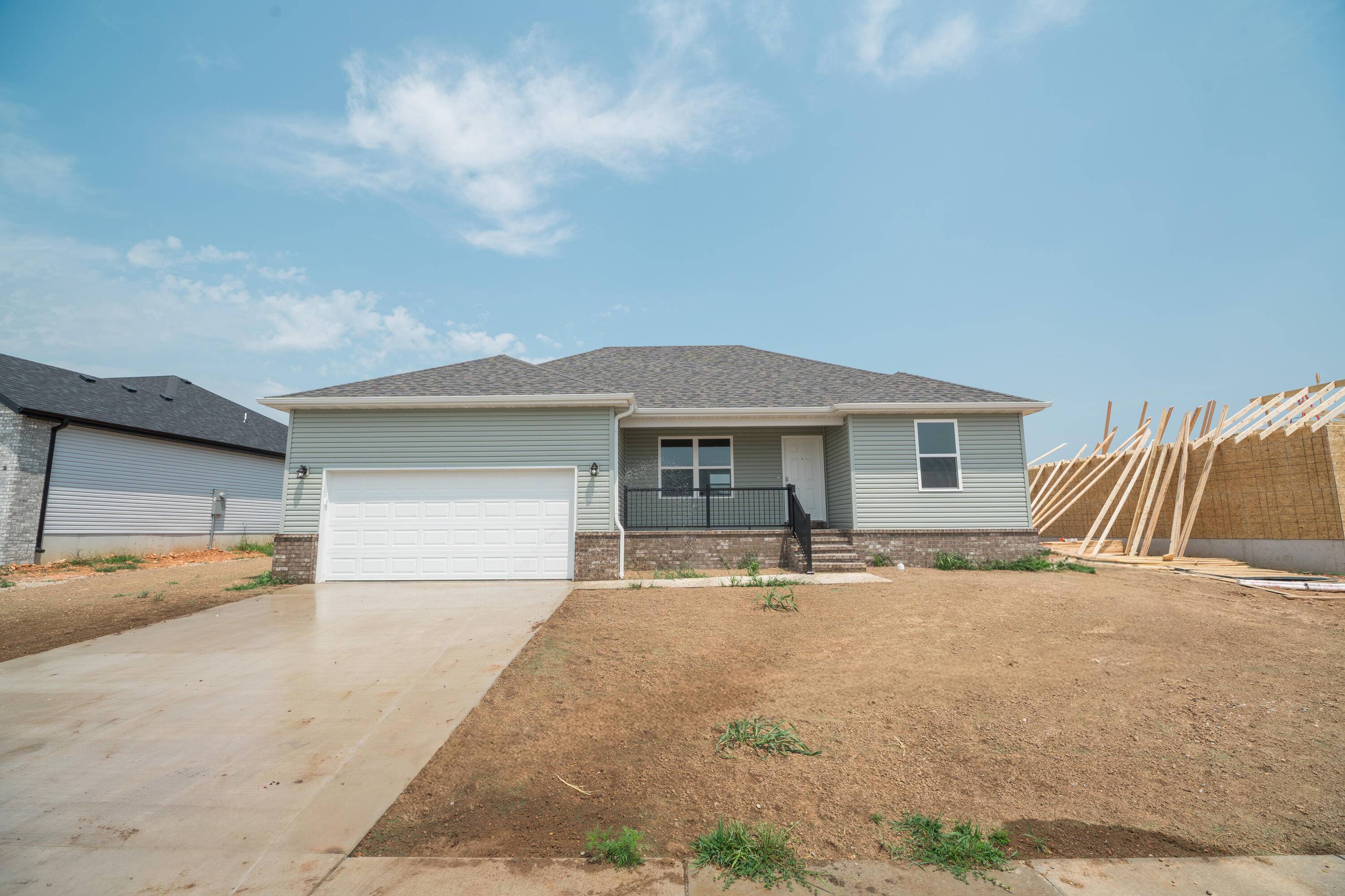 1217 E Macon ST, Republic, MO 65738