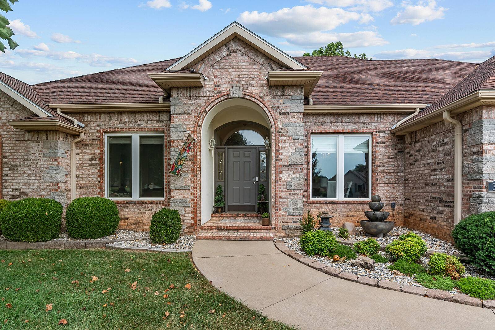 3725 E Cromwell LN, Springfield, MO 65802