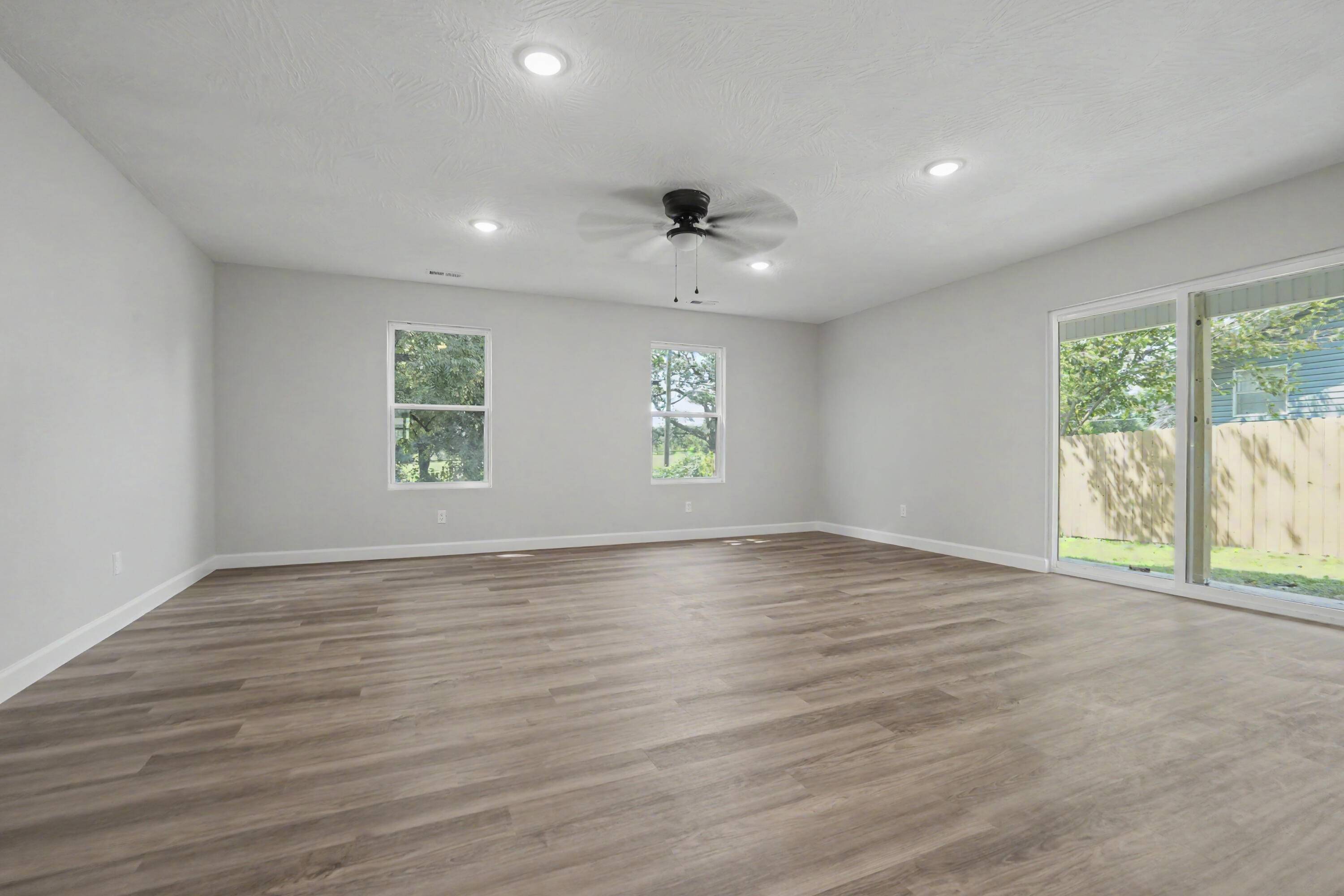 2752 W Sylvia CT, Springfield, MO 65803