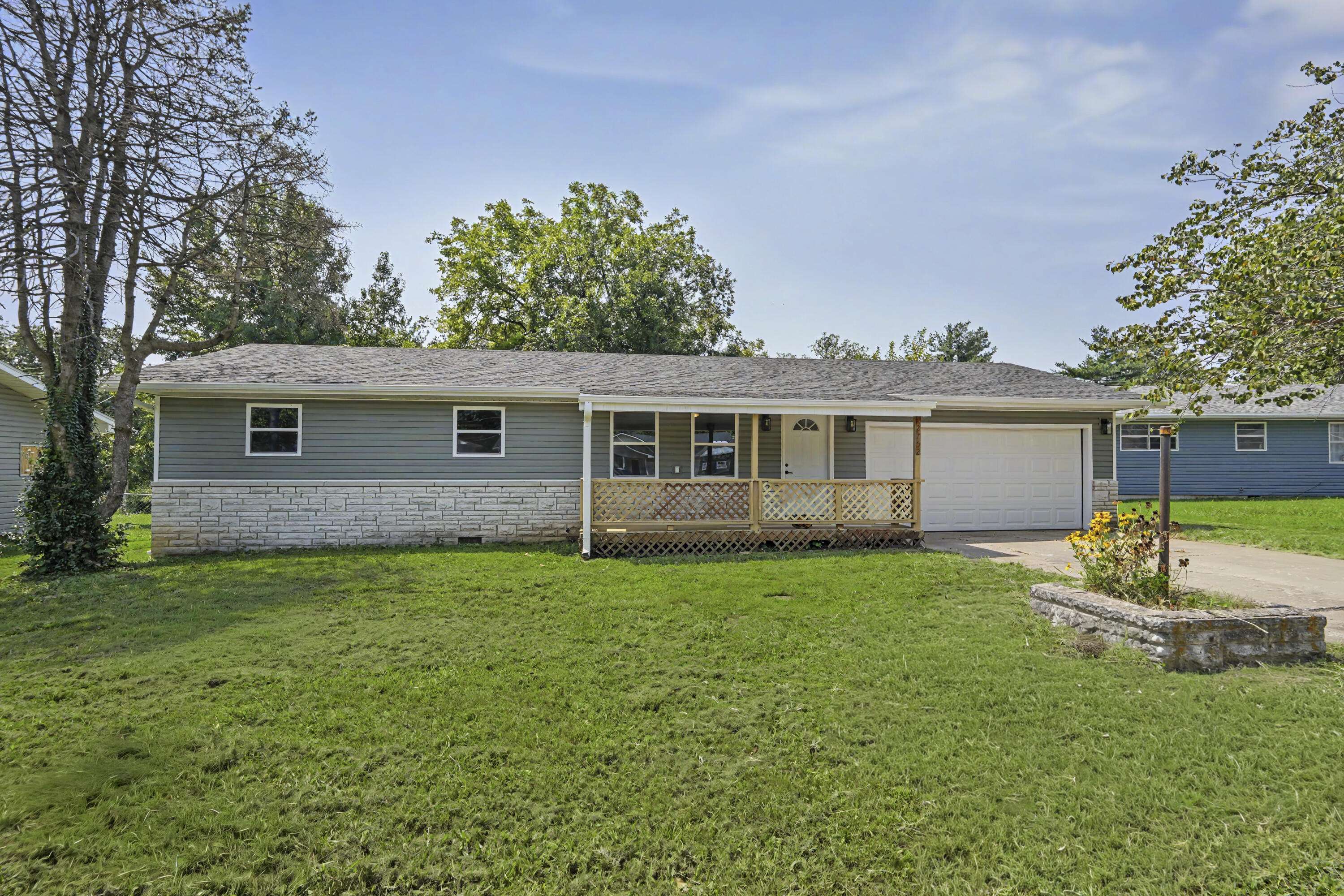 2752 W Sylvia CT, Springfield, MO 65803