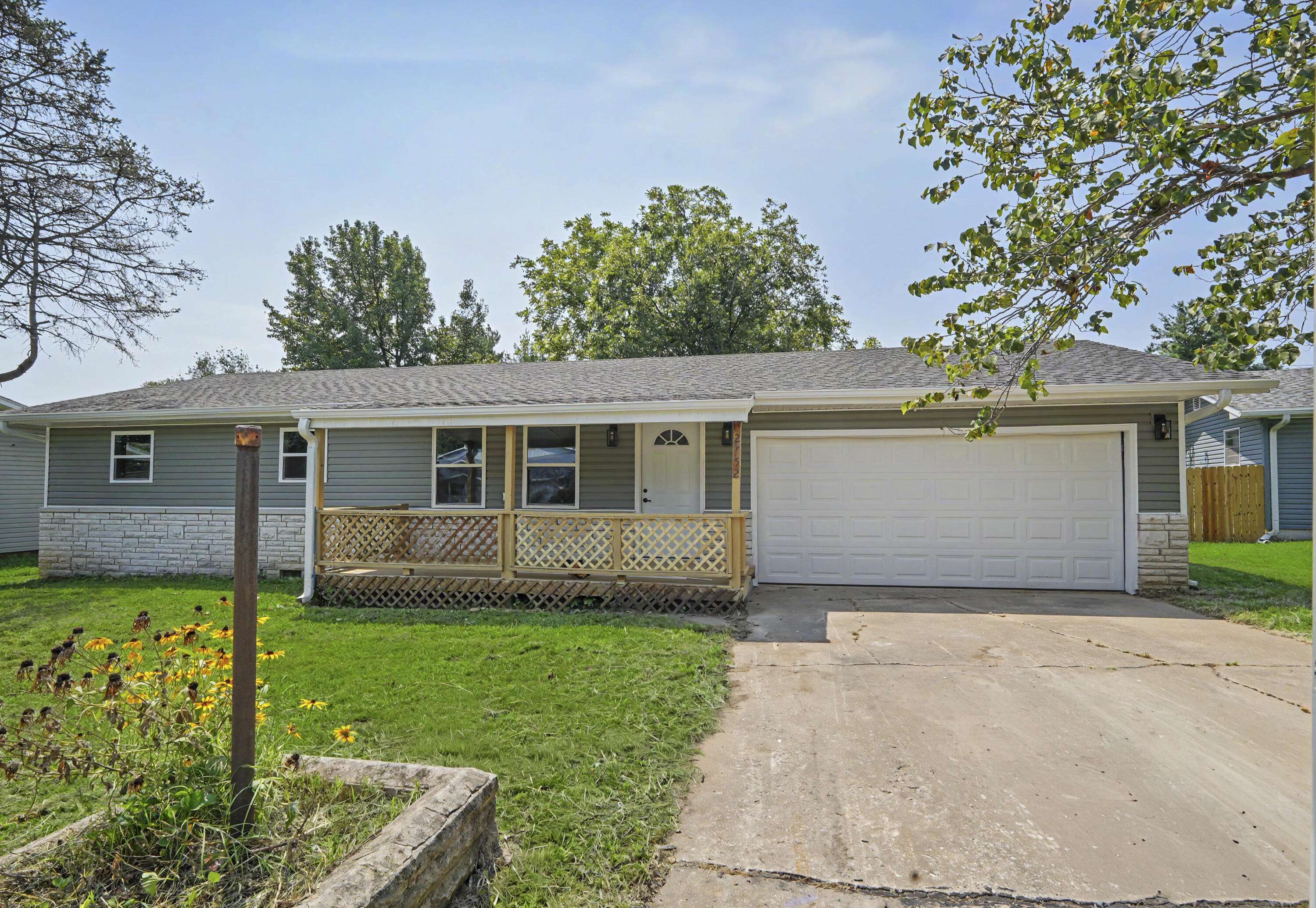 2752 W Sylvia CT, Springfield, MO 65803