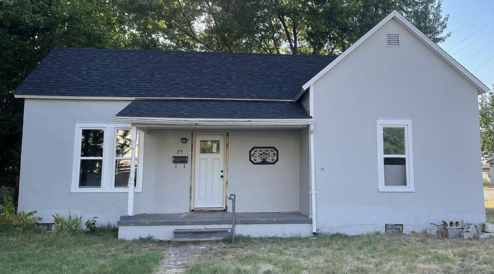 29 S Ball ST, Webb City, MO 64870