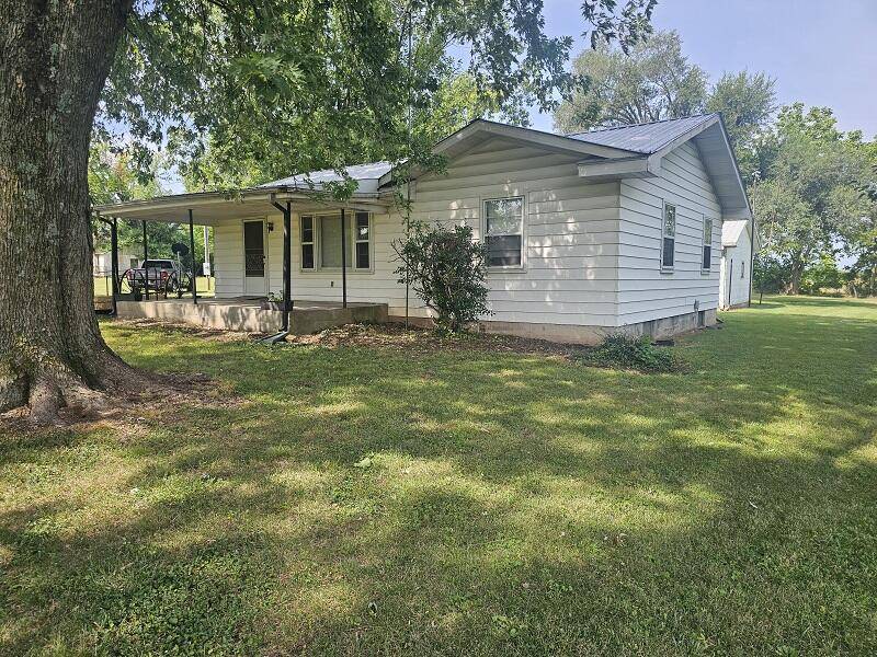 3117 N Farm Road 123, Springfield, MO 65803
