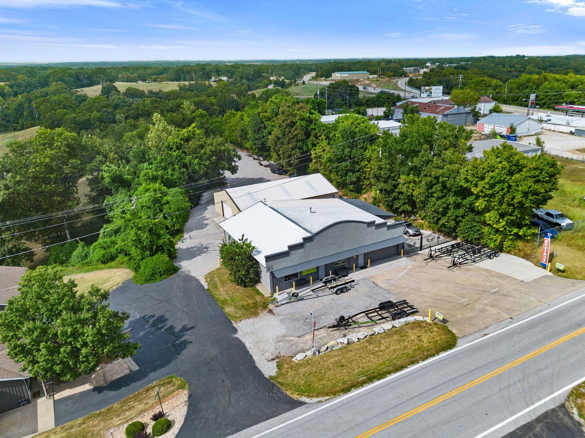 85 State Hwy Oo, Reeds Spring, MO 65737