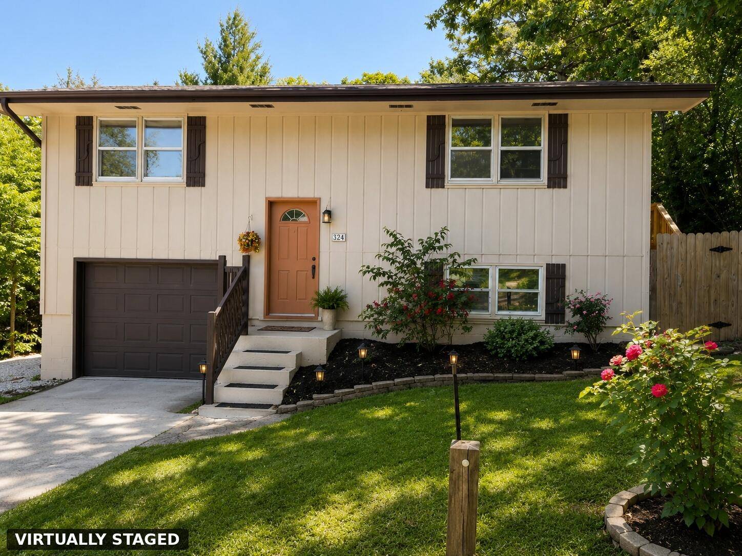 292 Rea ST, Hollister, MO 65672