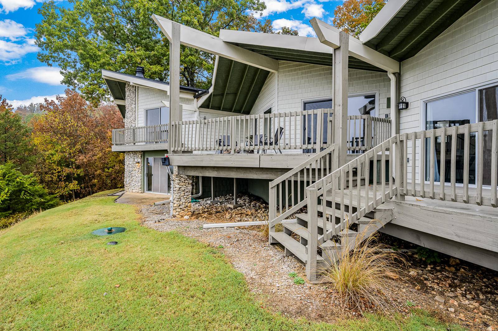26 Greenview DR, Kimberling City, MO 65686