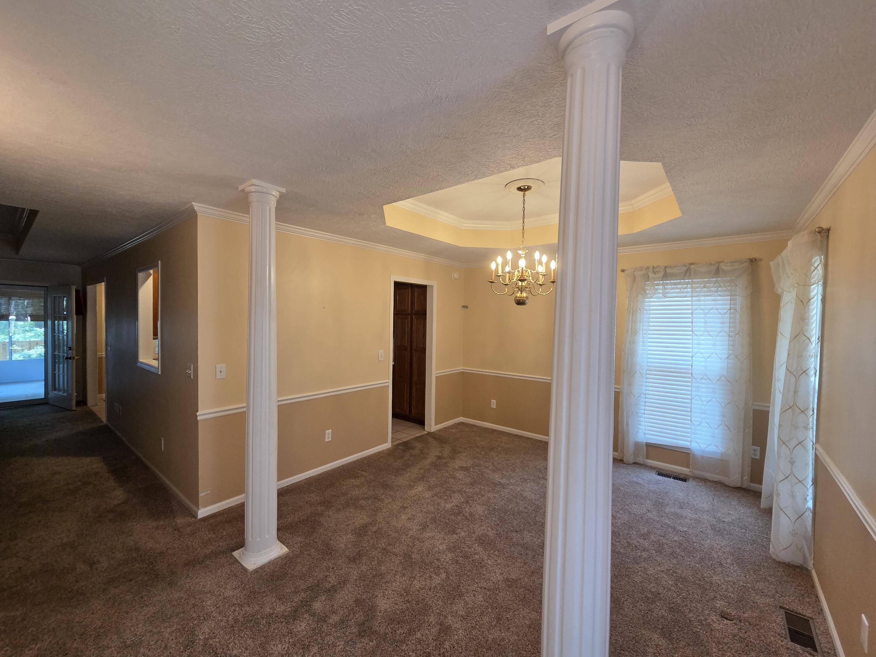 4719 S Clifton CT, Springfield, MO 65810