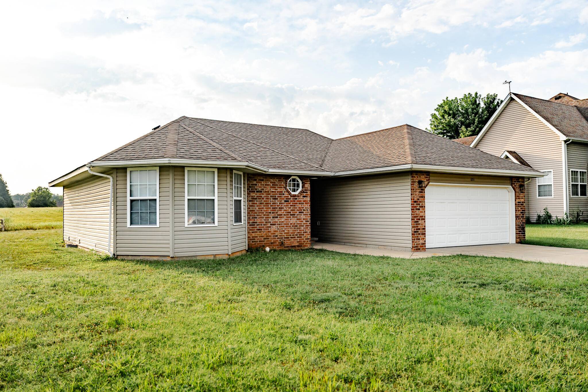 1211 Woodland Ridge DR, Monett, MO 65708
