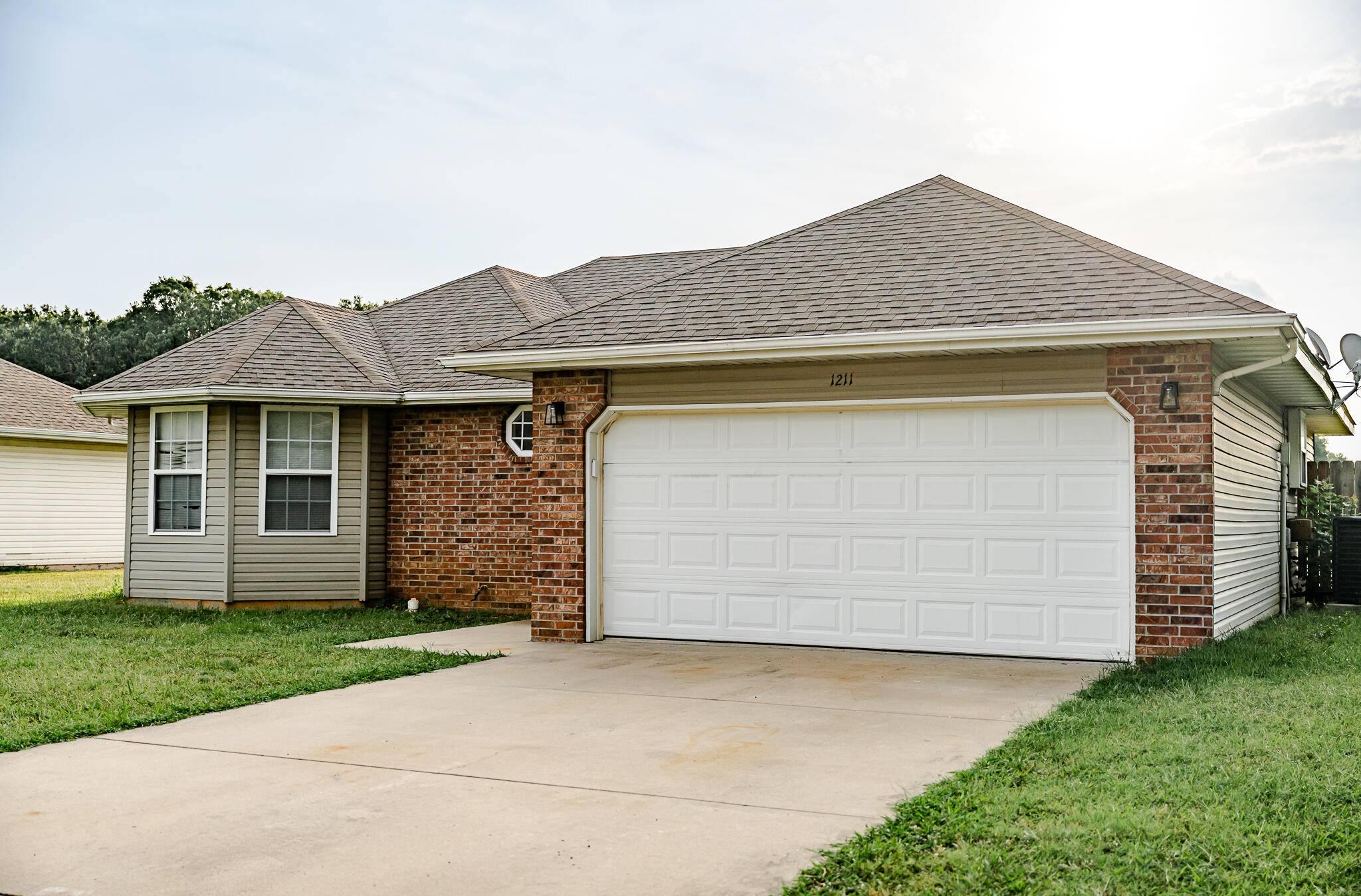 1211 Woodland Ridge DR, Monett, MO 65708