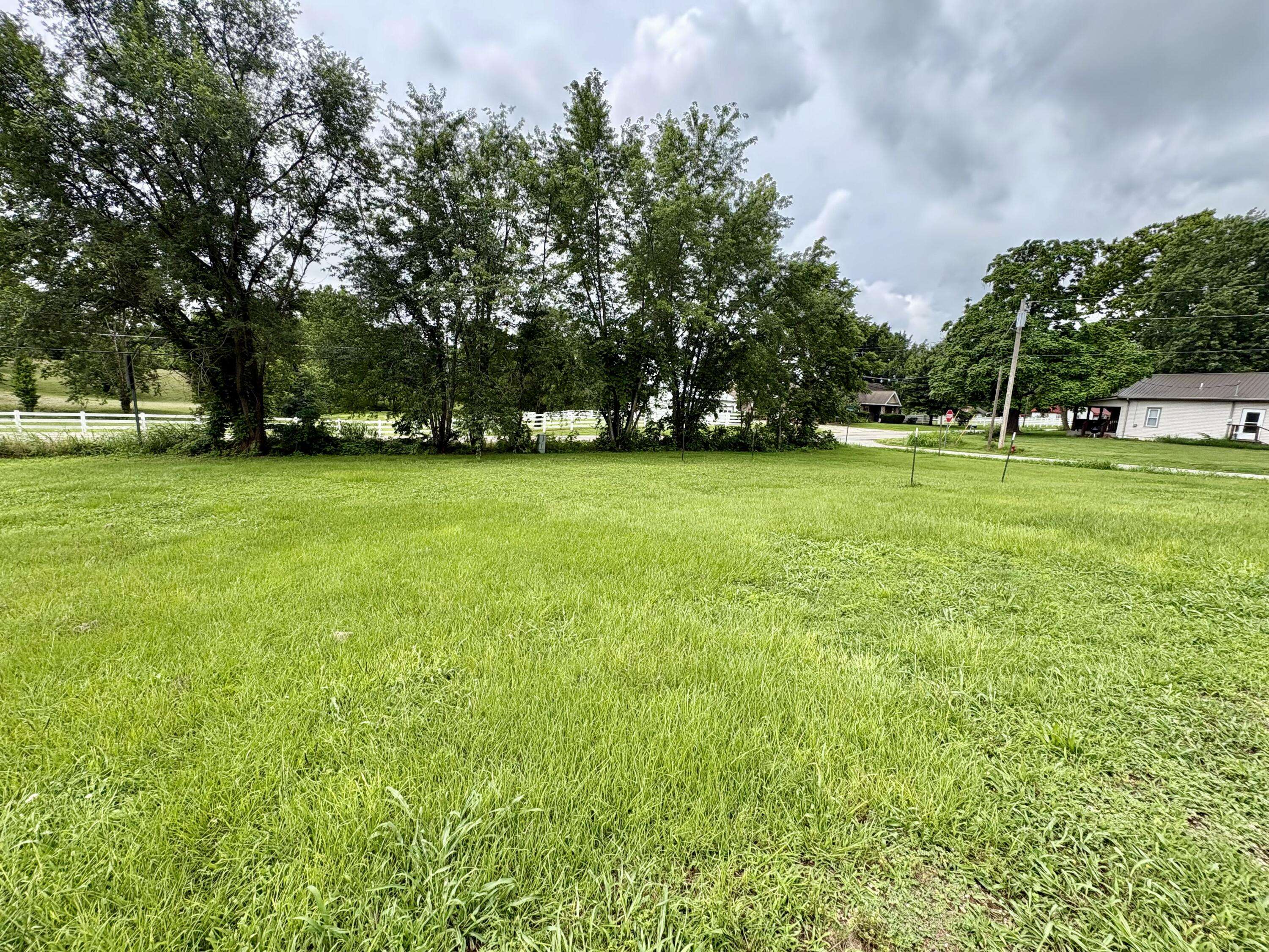 108 Gymnasium ST, Everton, MO 65646