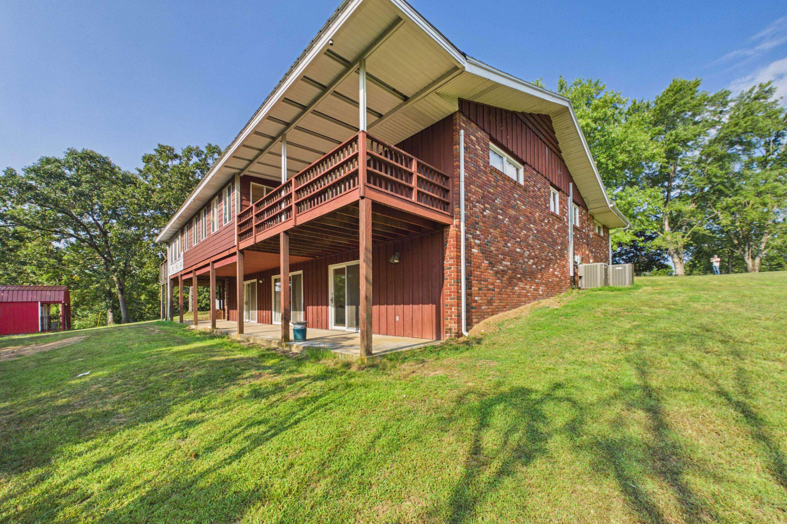 173 Mccray RD, Gainesville, MO 65655