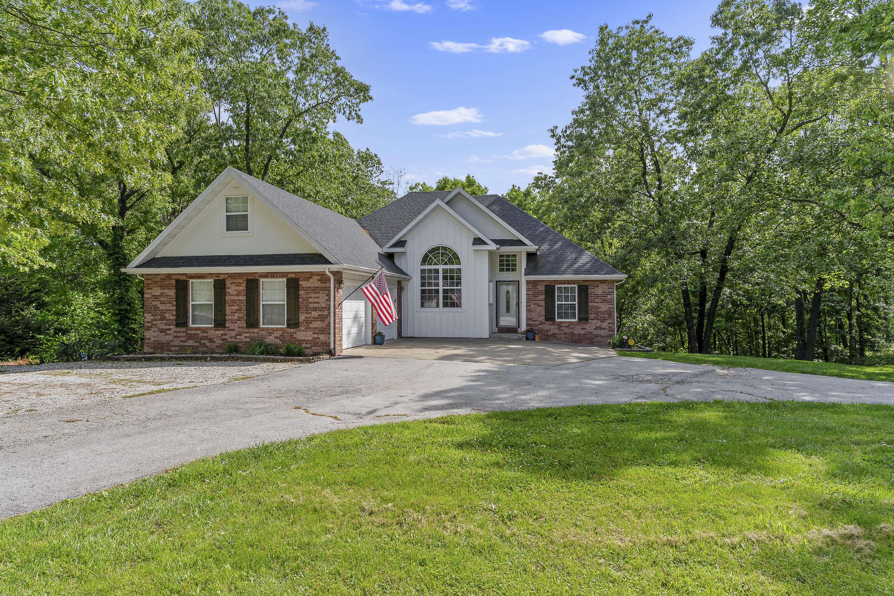 45 Stone Ridge CT, Strafford, MO 65757