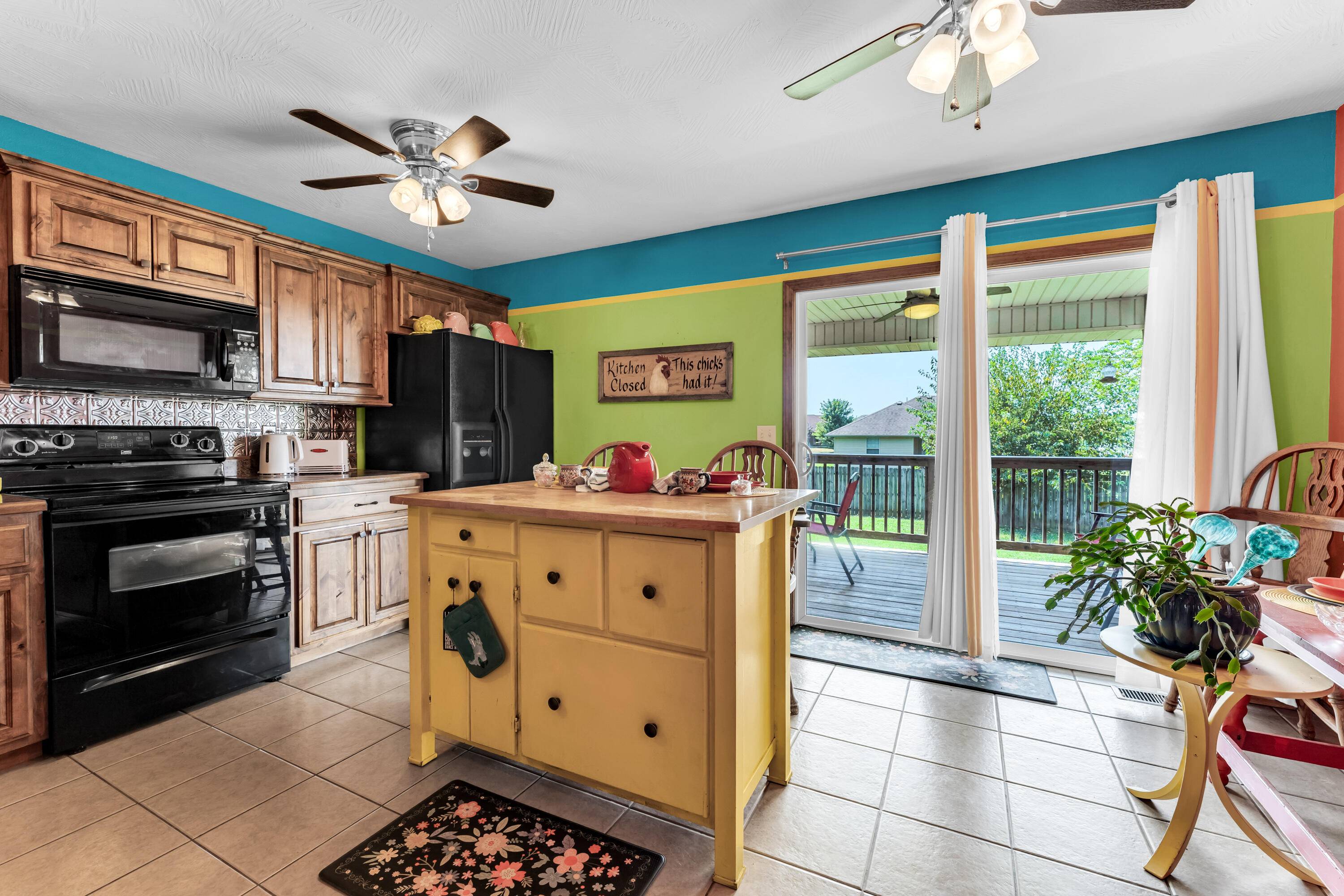 512 Rice ST, Clever, MO 65631