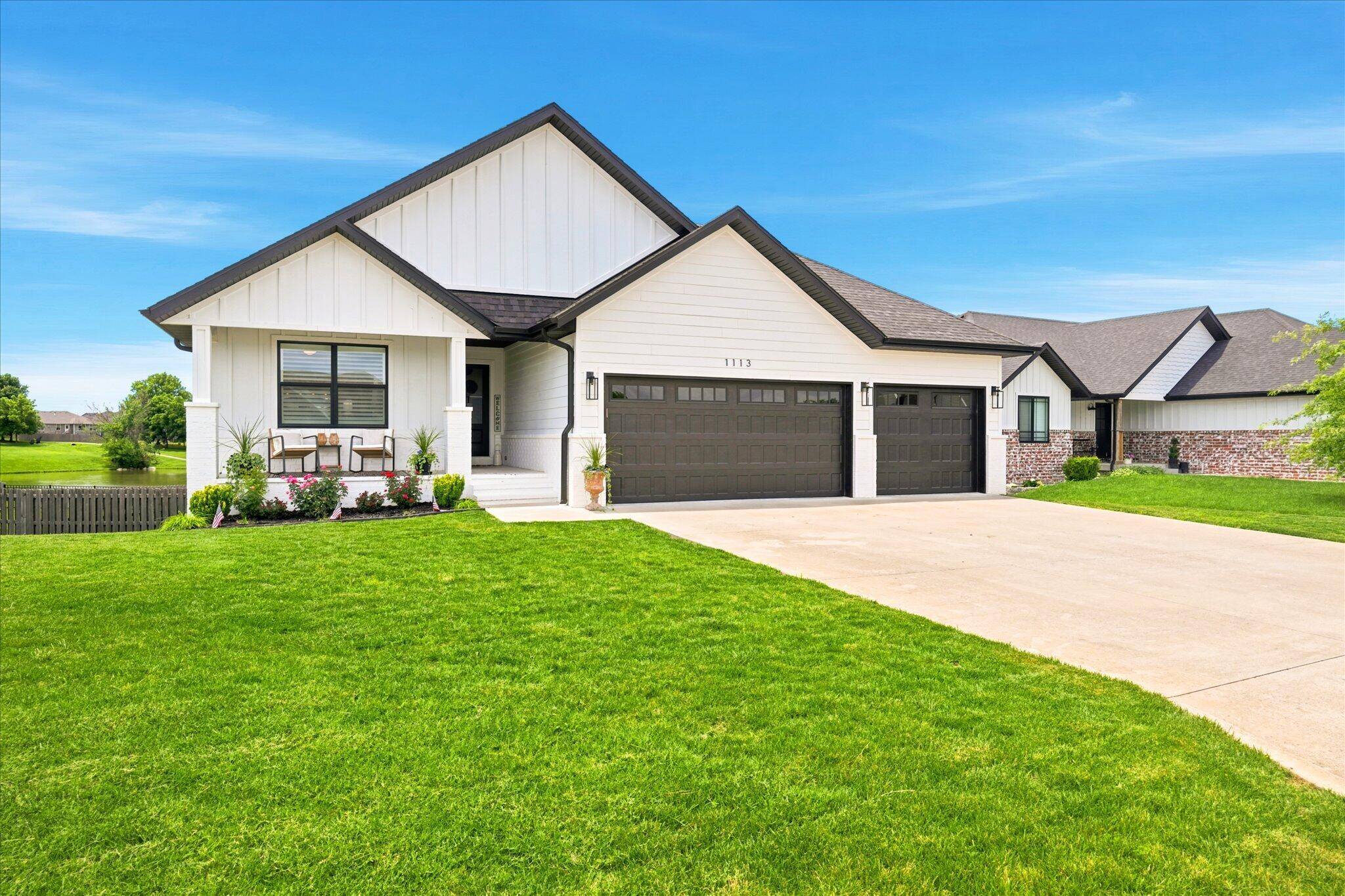 1113 S Natchez RD, Republic, MO 65738