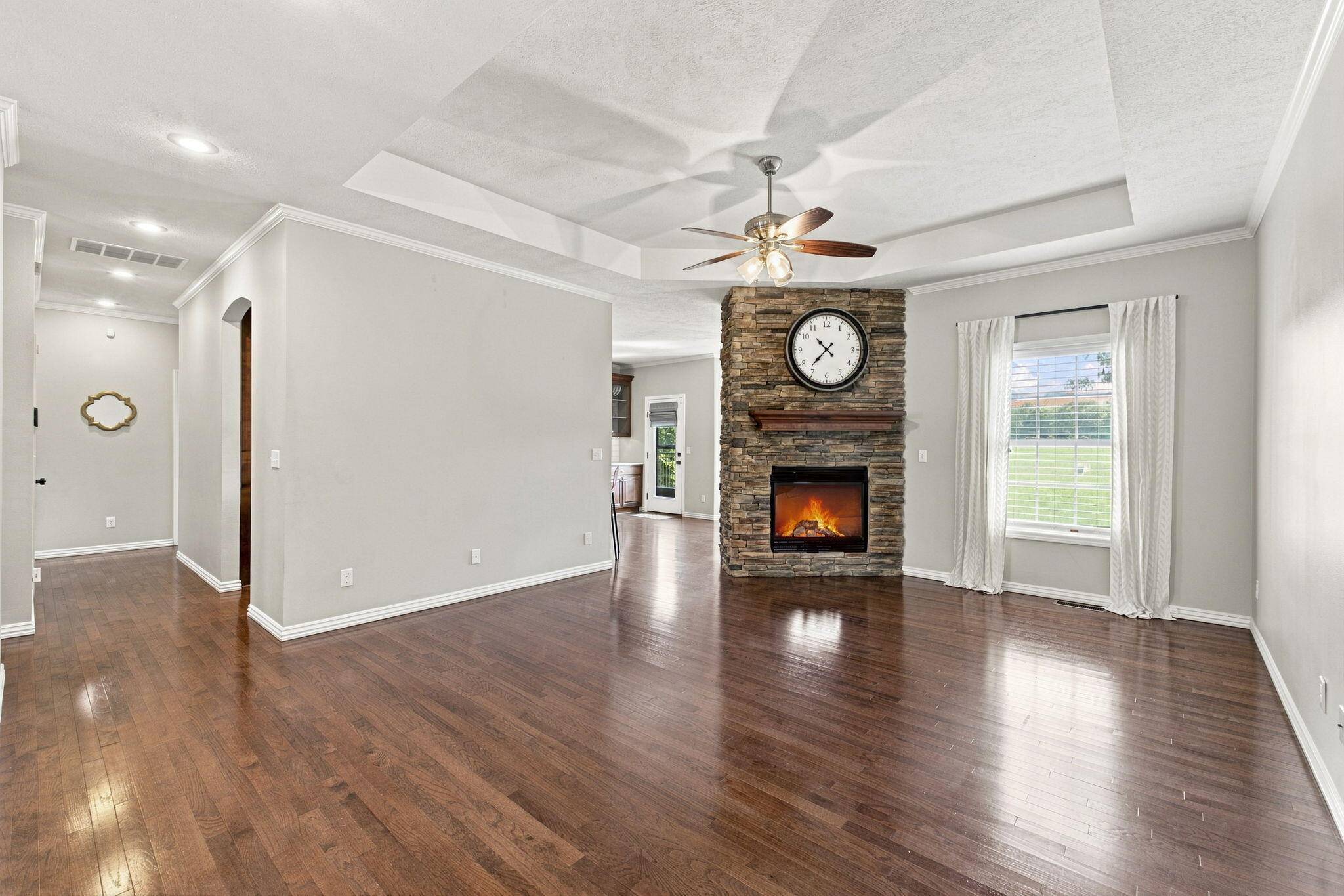 1646 N Waterstone AVE, Springfield, MO 65802
