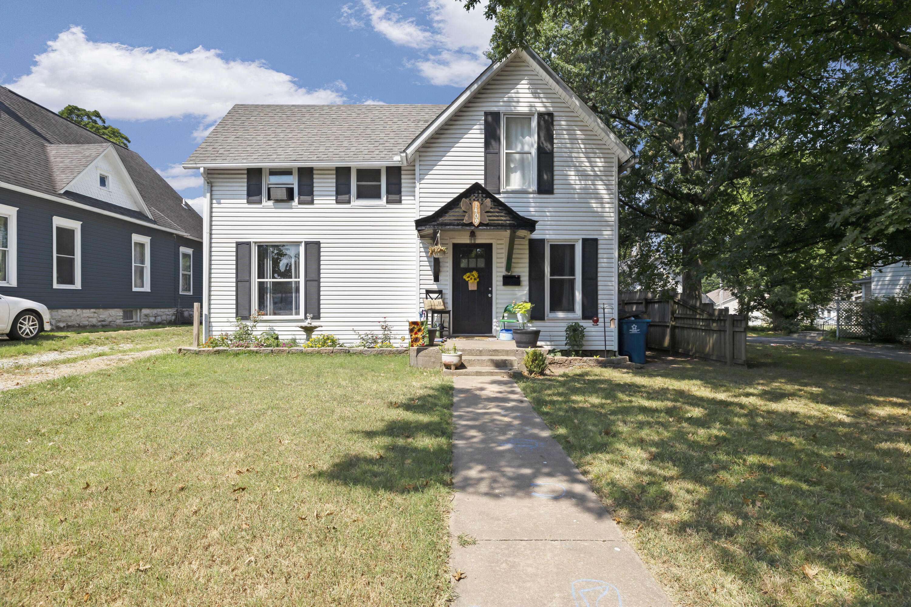 1409 S Maple ST, Carthage, MO 64836