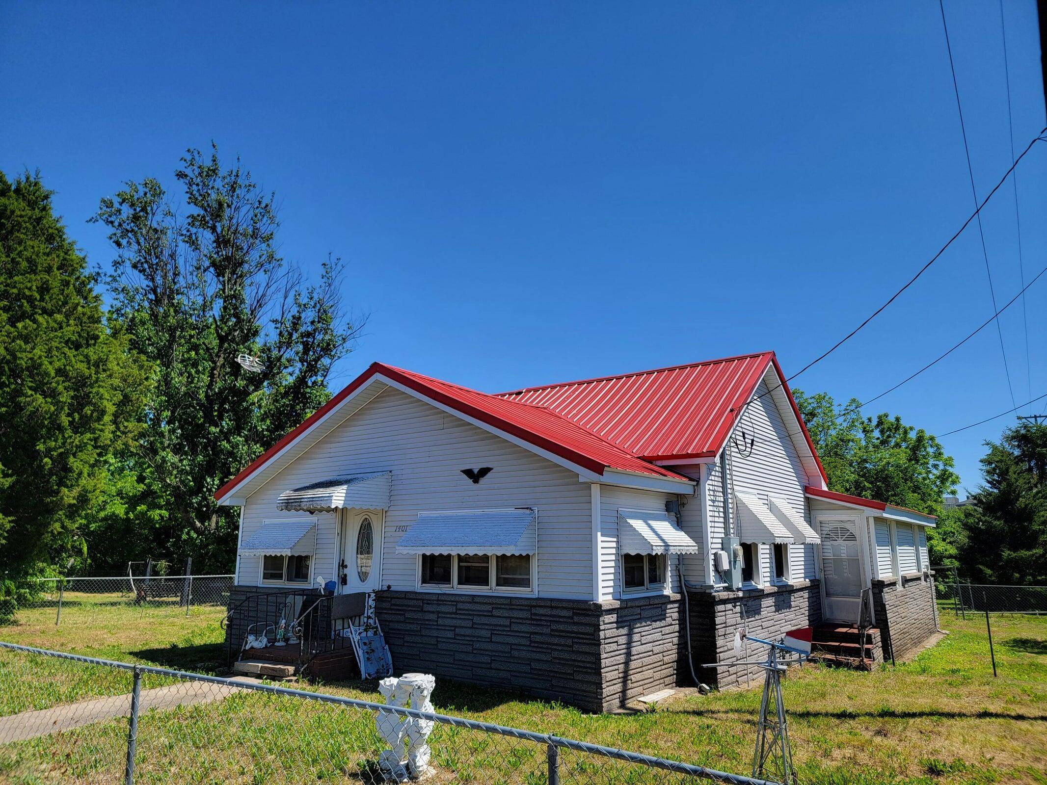 1401 E Broadway ST, Monett, MO 65708