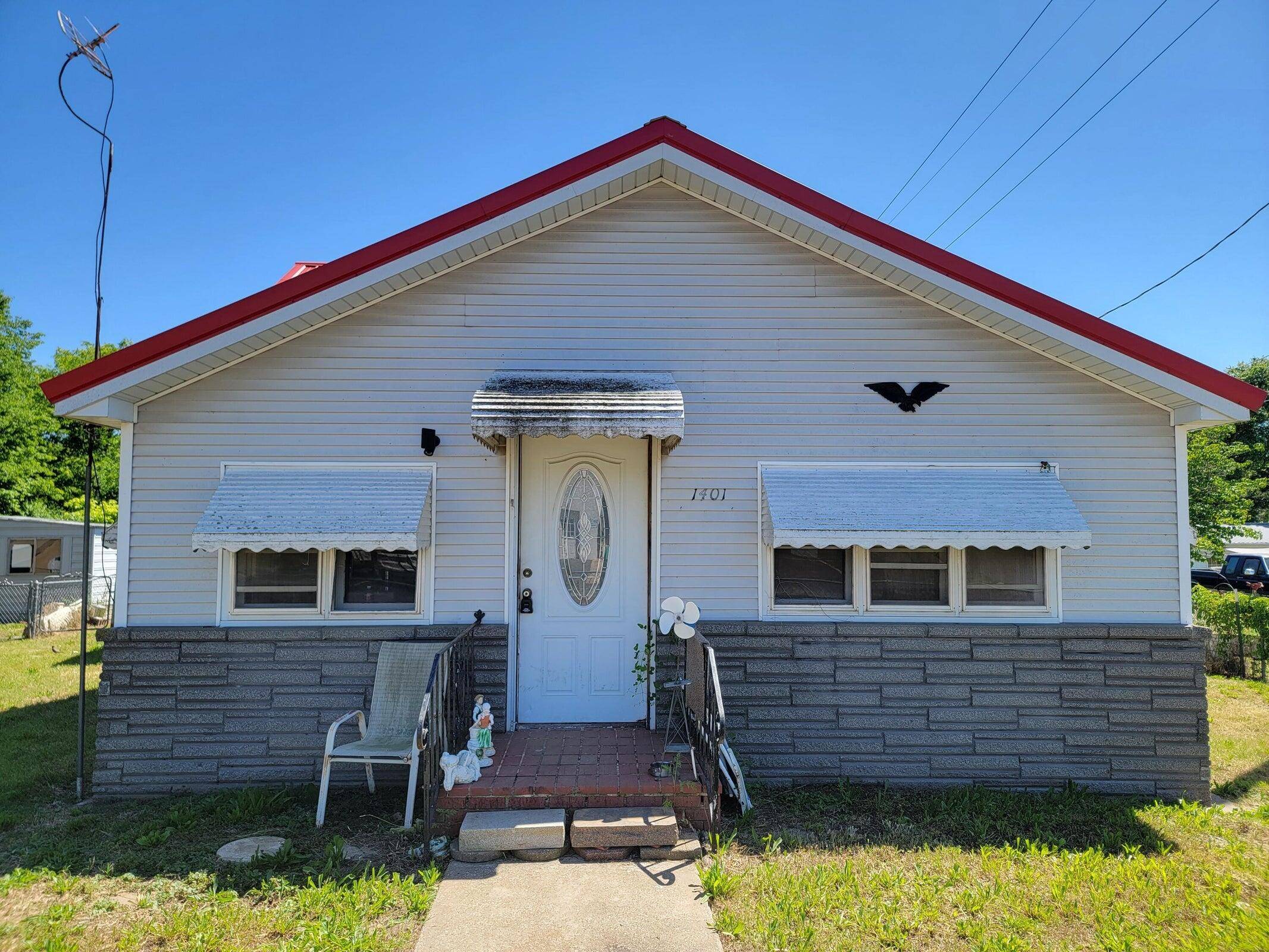 1401 E Broadway ST, Monett, MO 65708