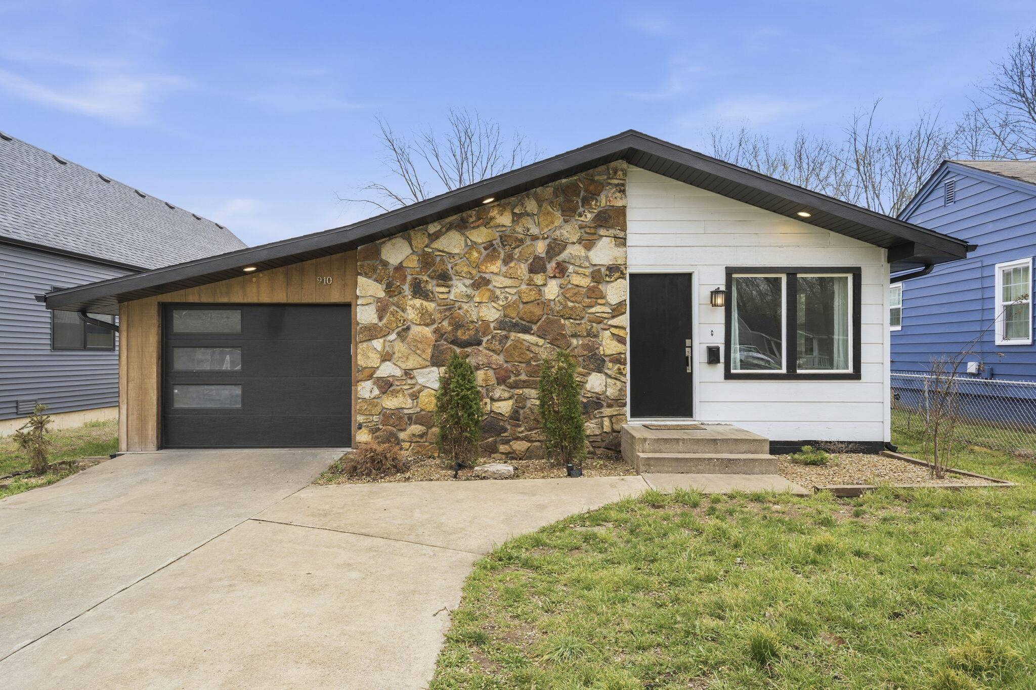 910 S Nettleton AVE, Springfield, MO 65806