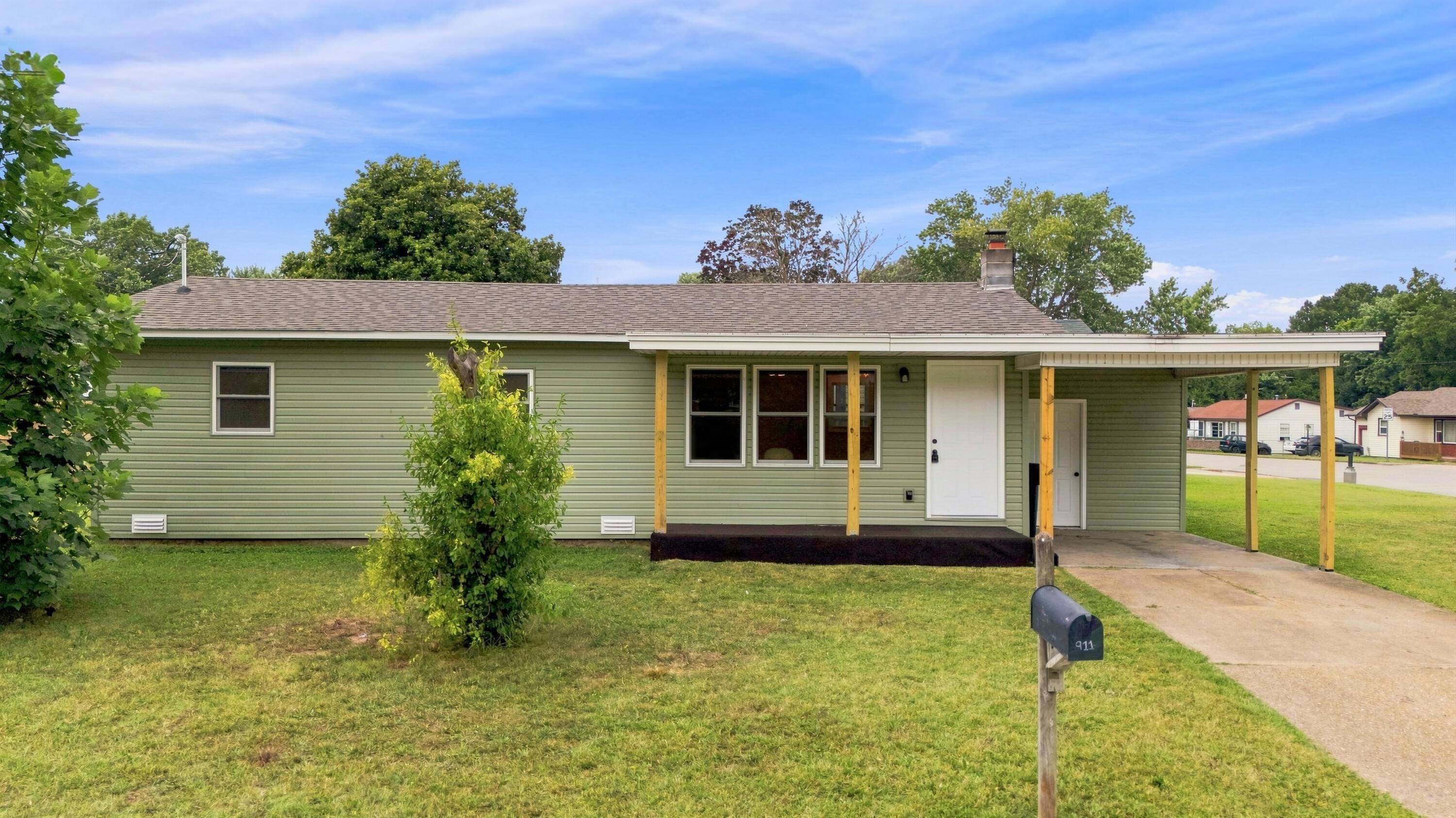911 N Utah ST, West Plains, MO 65775