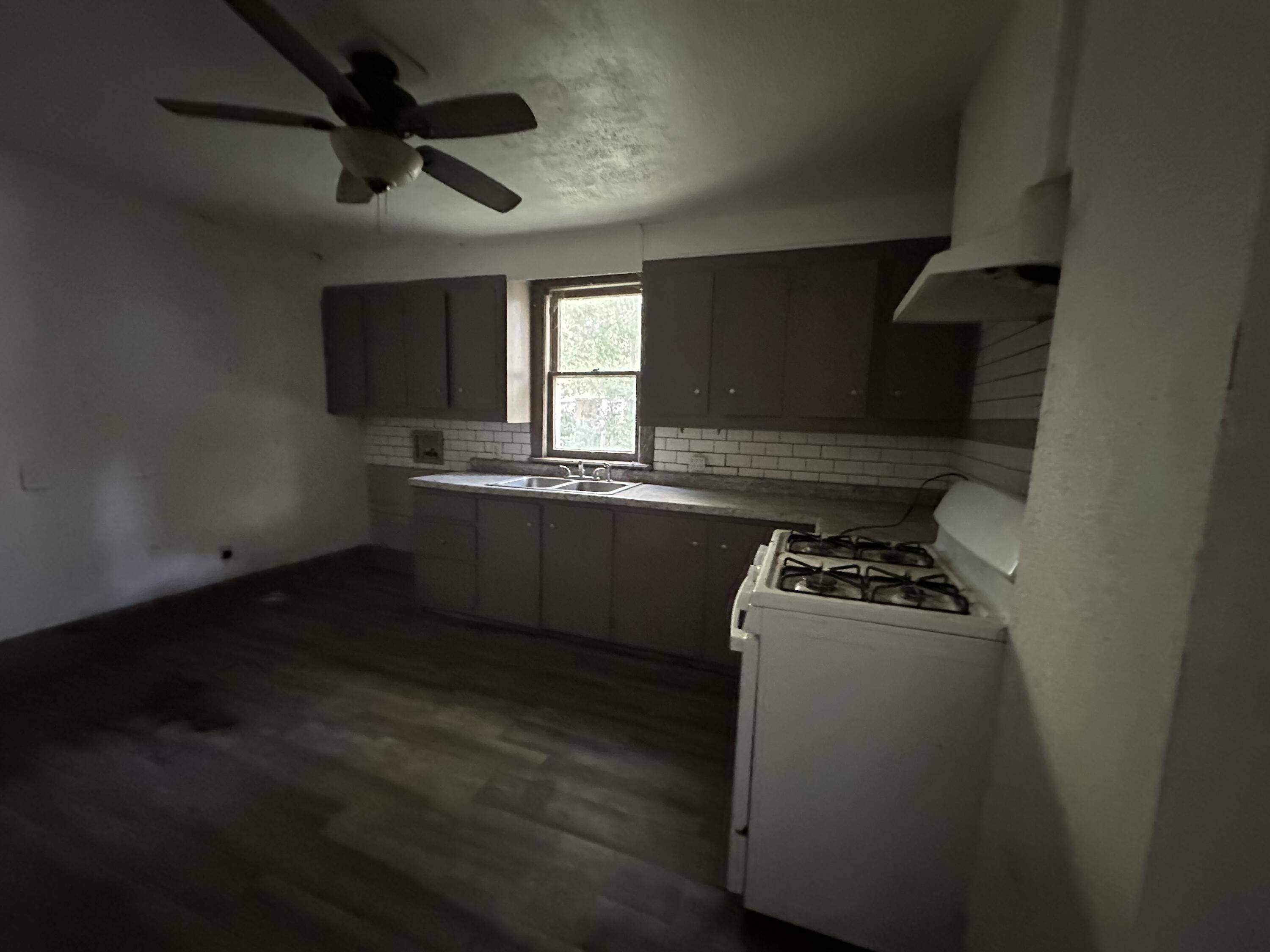 1201 N Davies AVE, Springfield, MO 65802