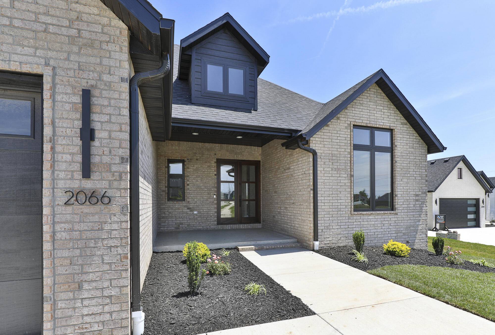 2066 N Unbridled CT, Springfield, MO 65802