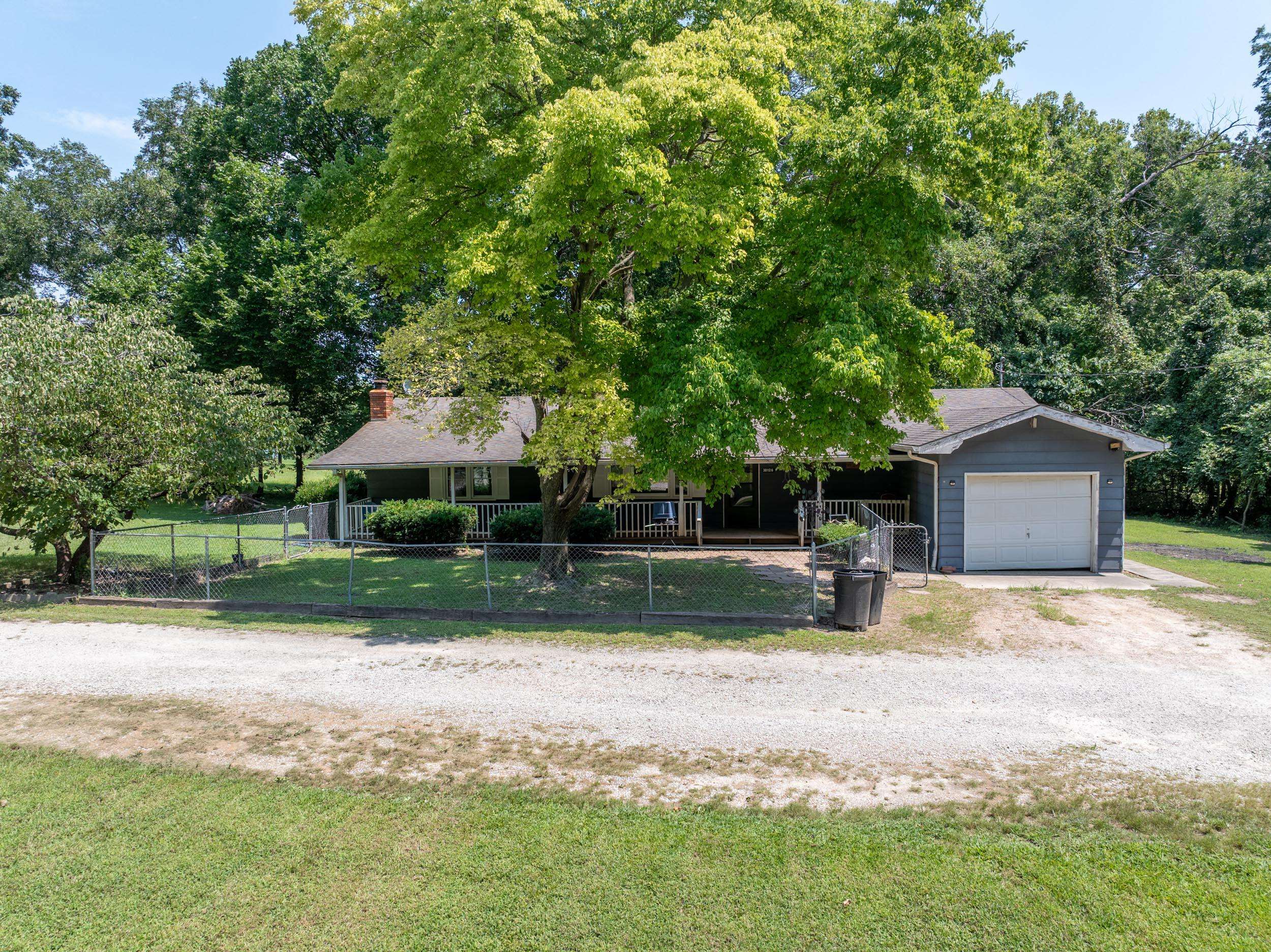 30126 Kinship LN, Warsaw, MO 65355