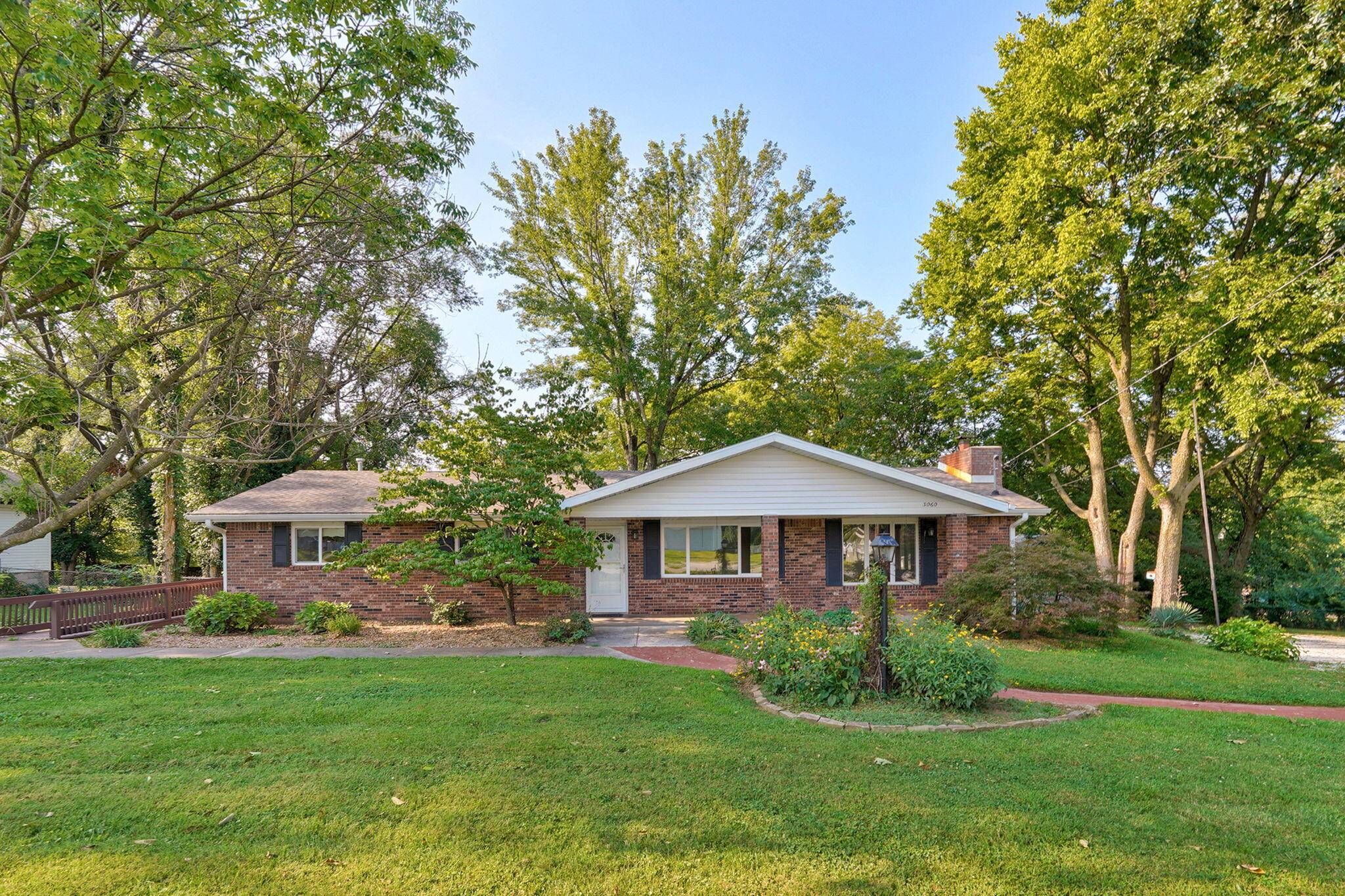 3060 E Gasconade ST, Springfield, MO 65804