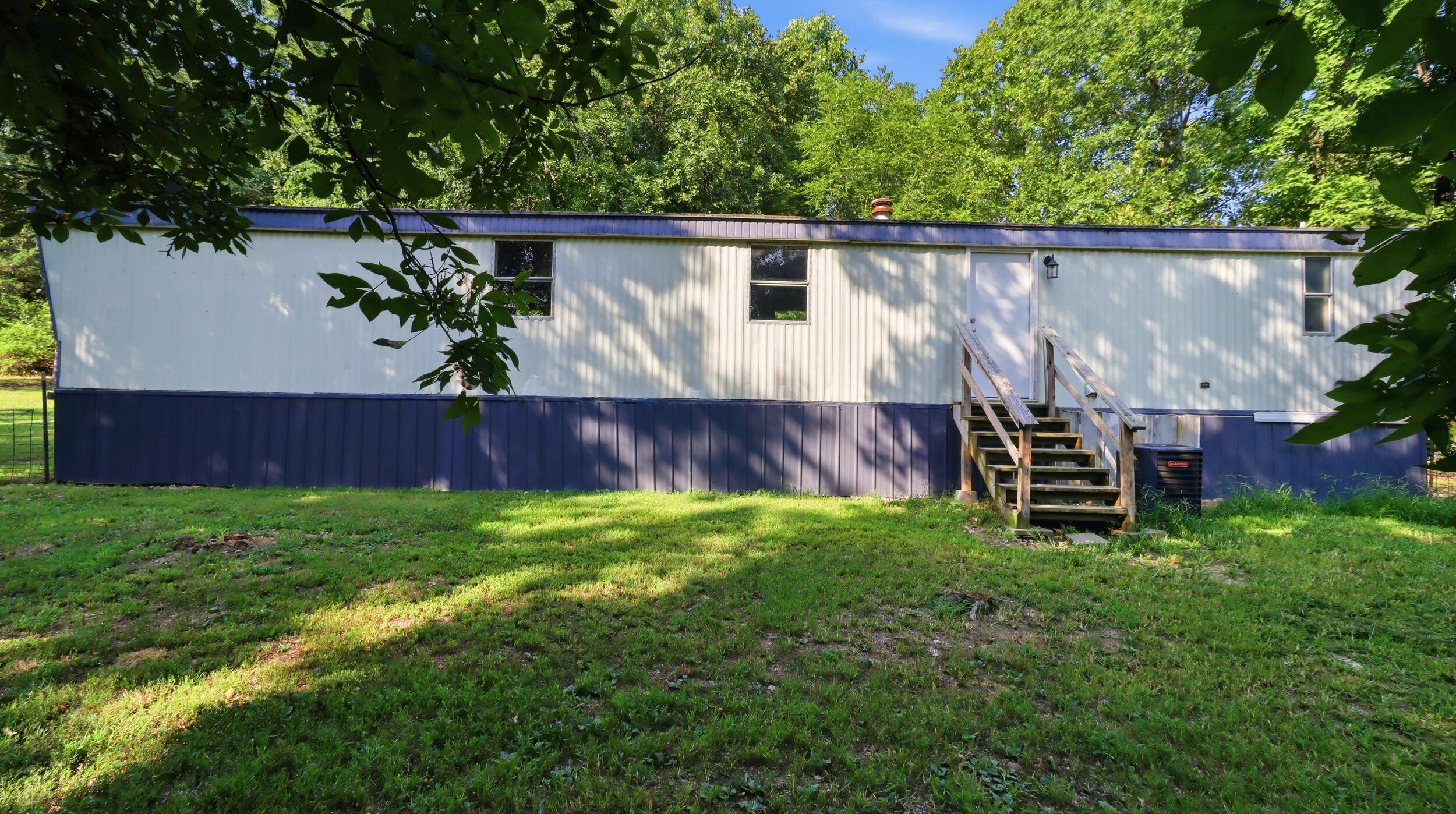 6415 County Road 8680, West Plains, MO 65775
