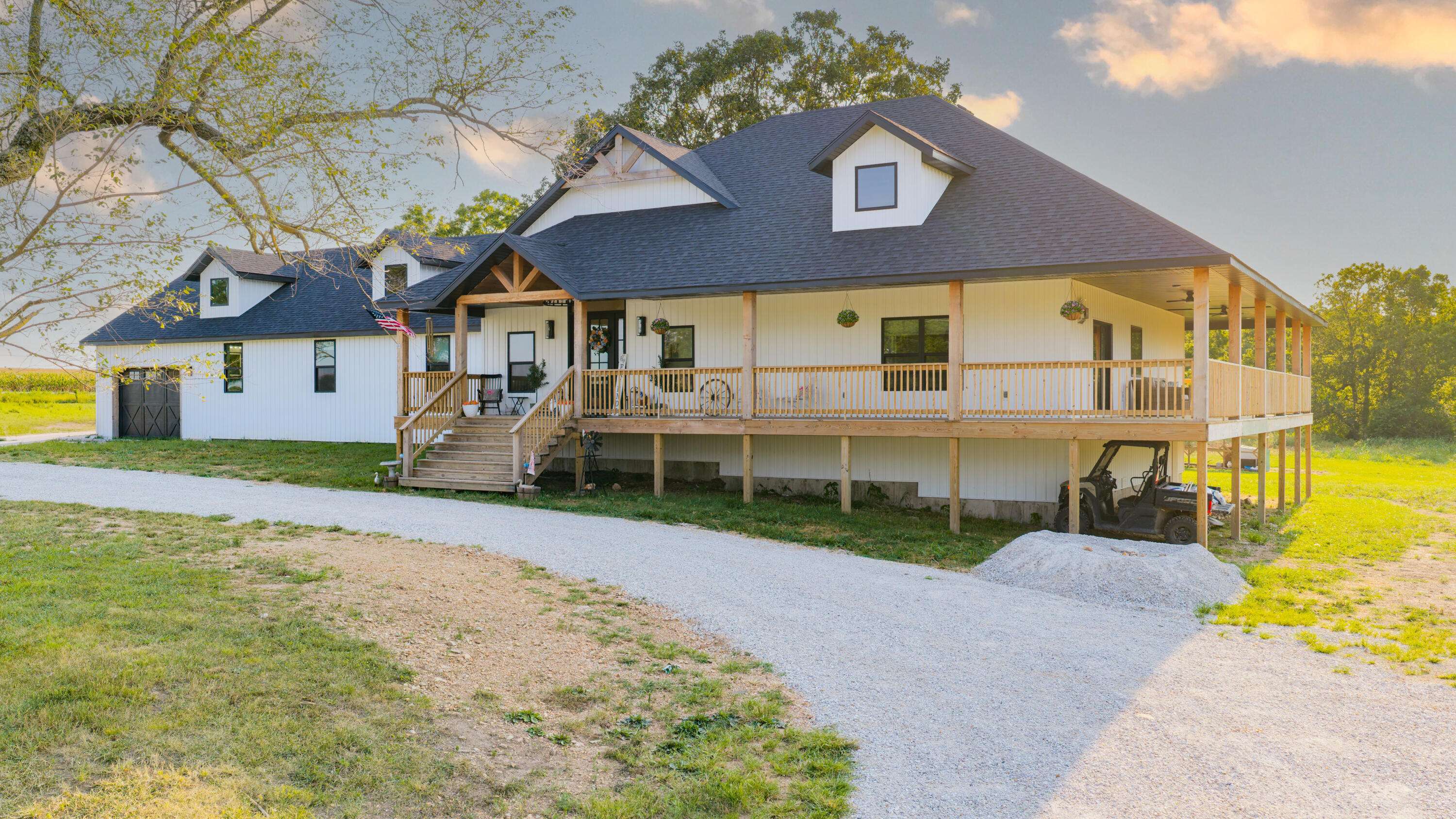 643 Route Ff, Everton, MO 65646