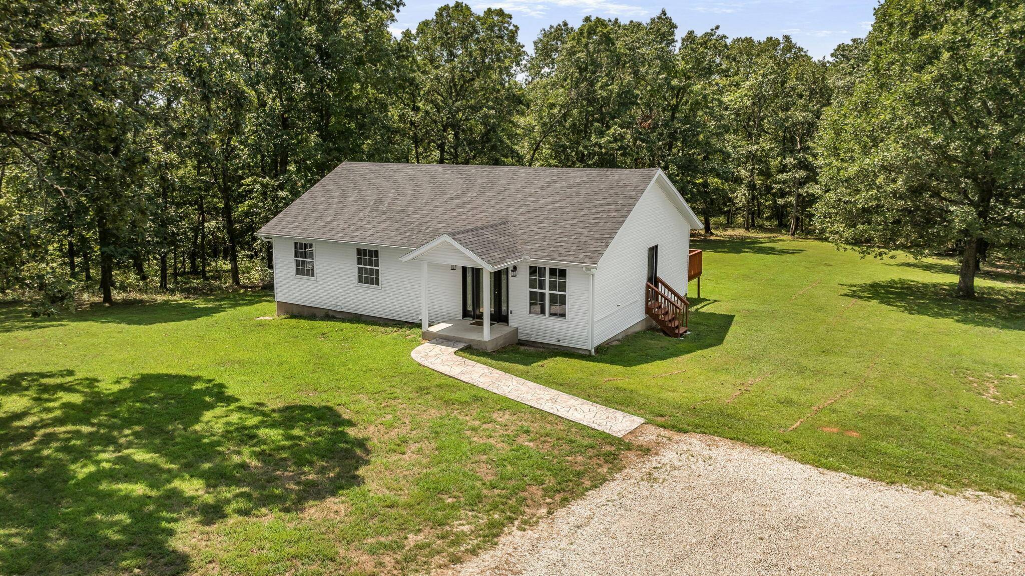 22962 State Highway Tt, Versailles, MO 65084