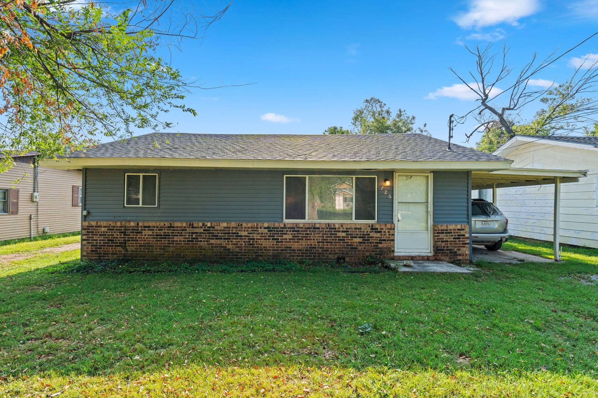 726 N Glenn AVE, Springfield, MO 65803