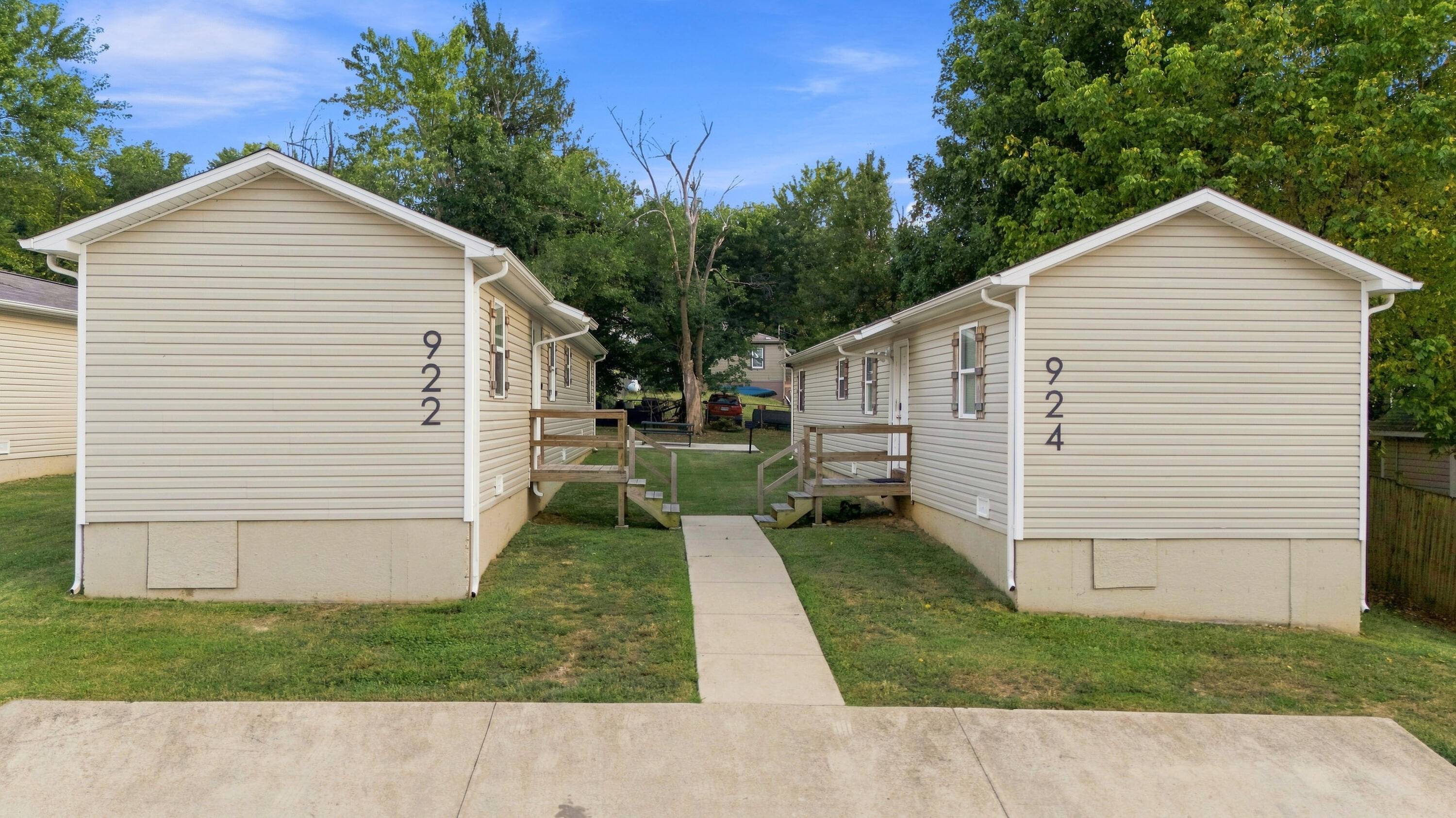 922 & 924 Renfrow AVE, West Plains, MO 65775