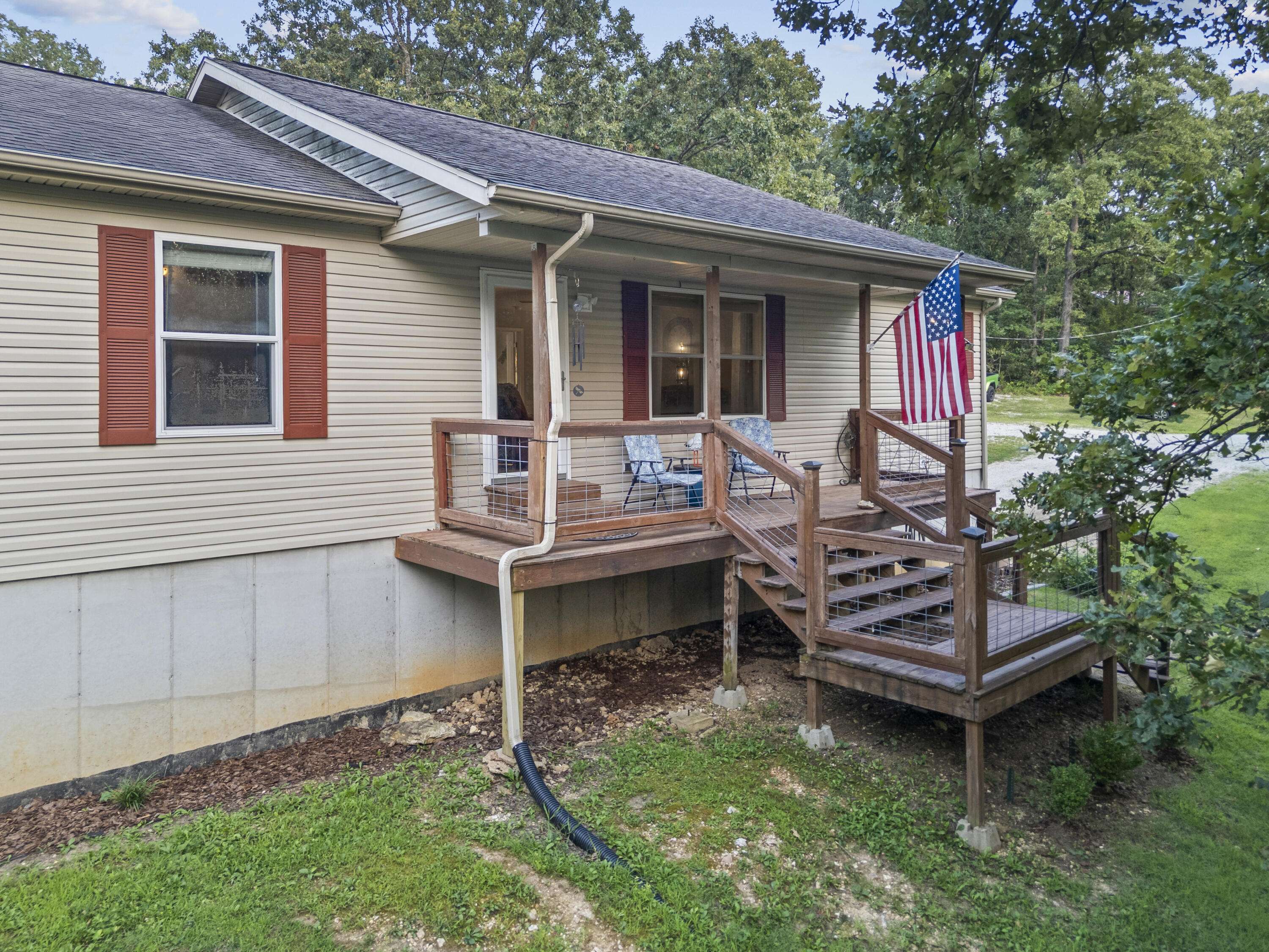 18275 New Hermitage DR, Hermitage, MO 65668