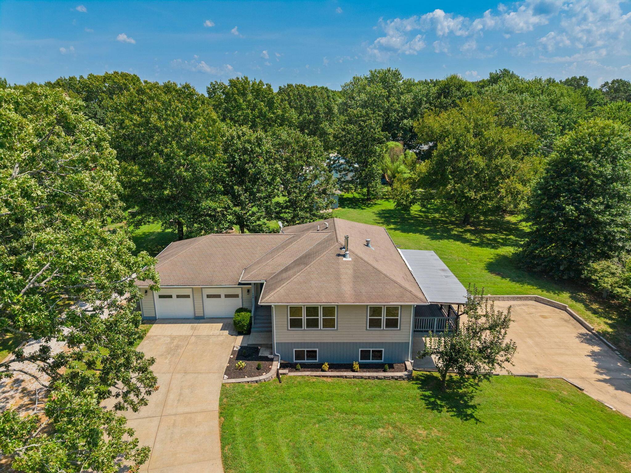 150 Chelsea LN, Sparta, MO 65753