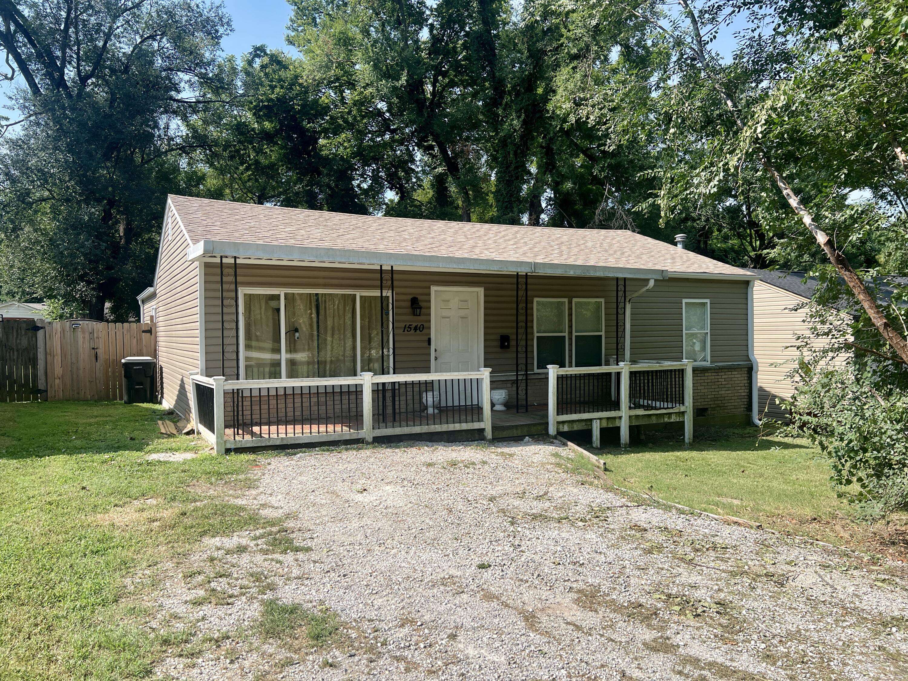 1540 E Nora ST, Springfield, MO 65803