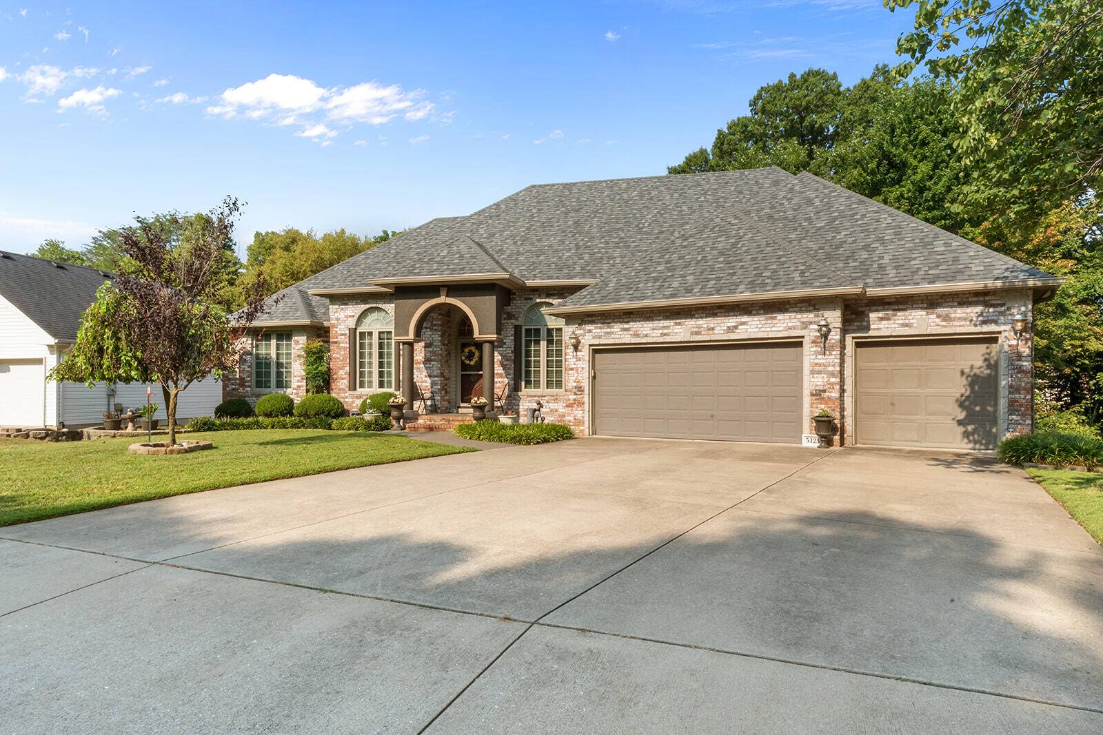5125 S Chatsworth AVE, Springfield, MO 65810