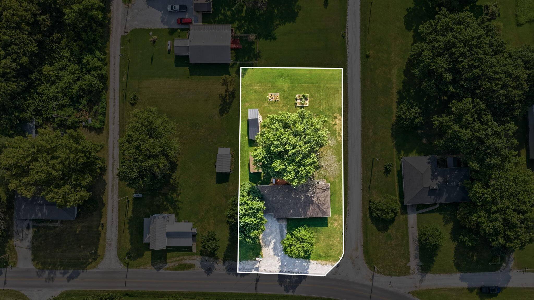 208 S Clompton ST, Dadeville, MO 65635