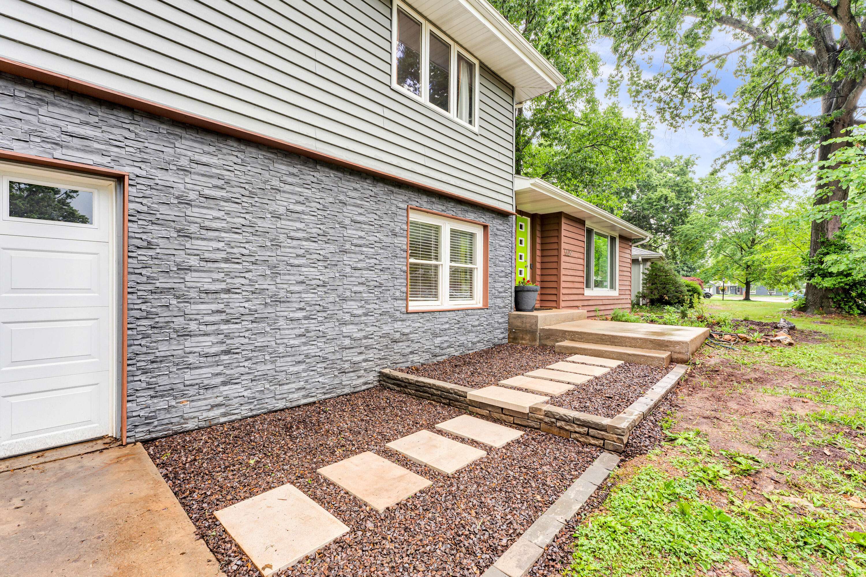 5529 S Dollison AVE, Springfield, MO 65810