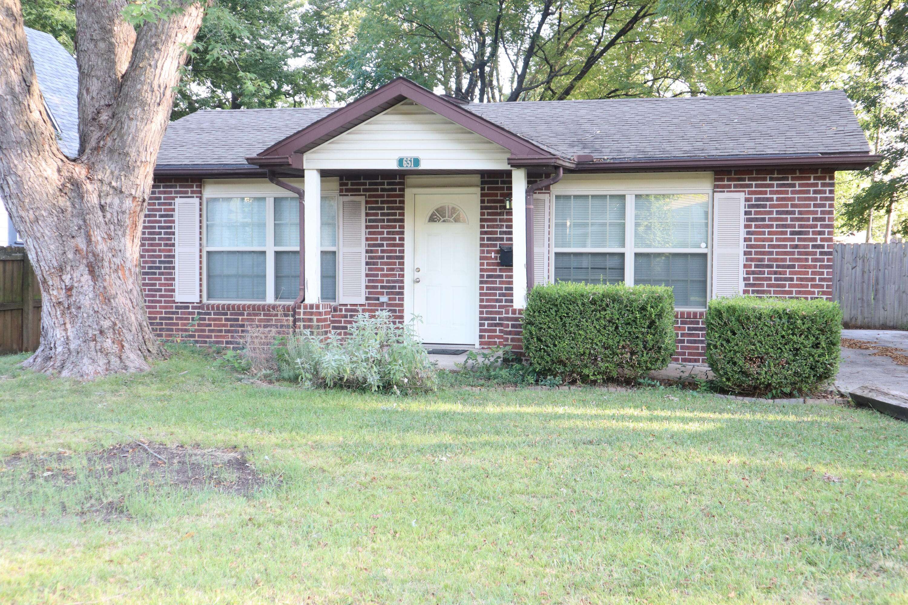651 W Nichols ST, Springfield, MO 65802