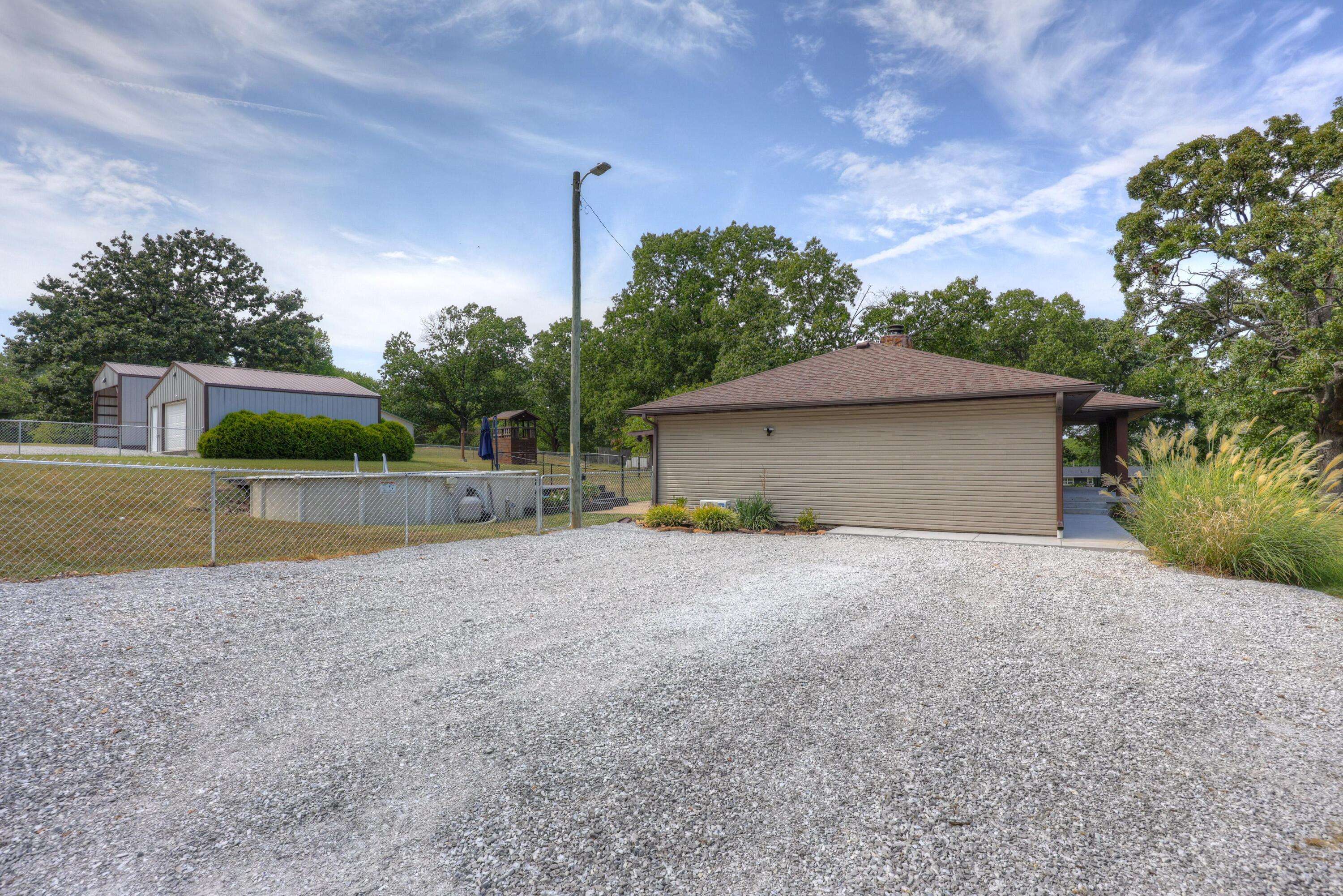9003 Ginger LN, Carthage, MO 64836