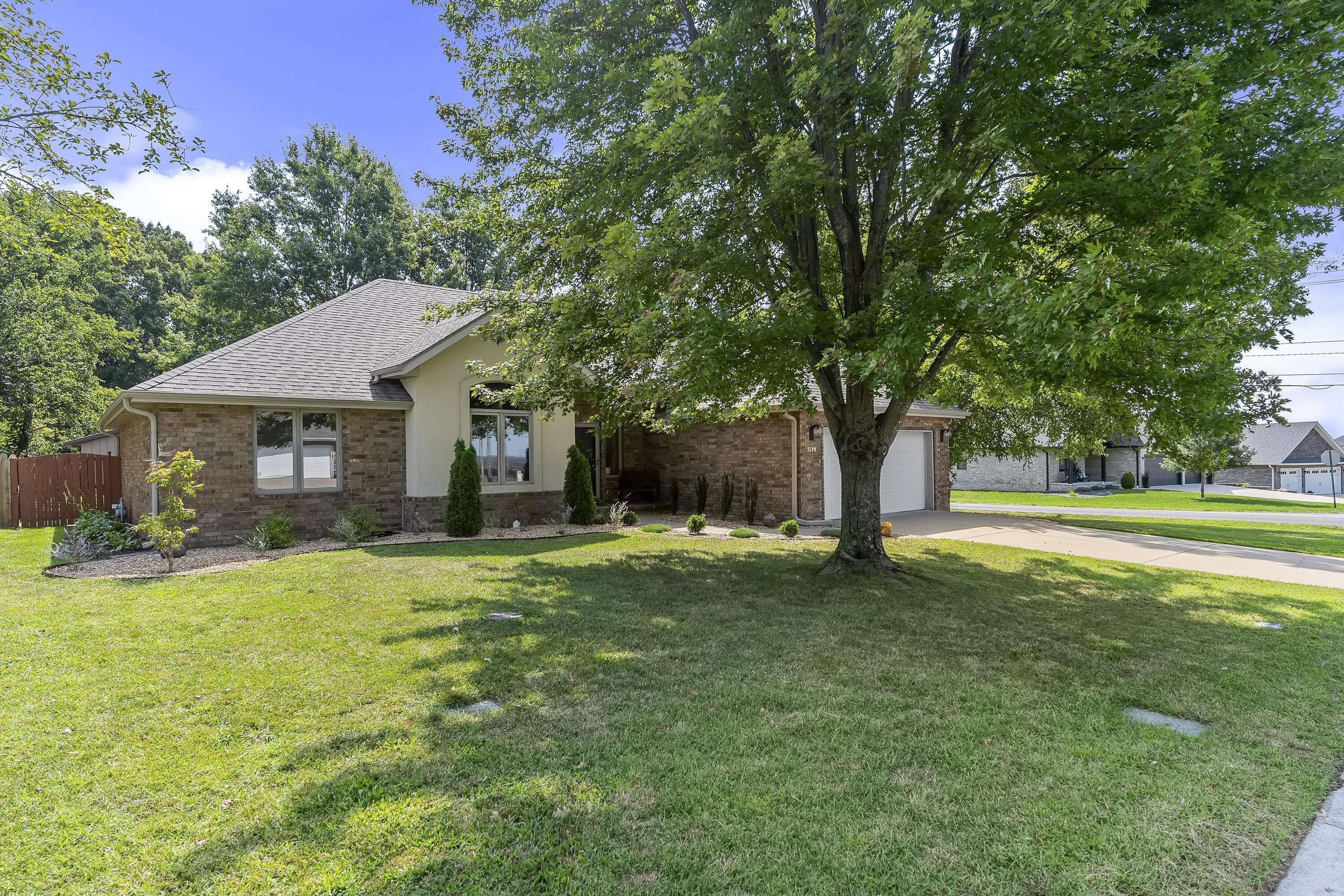 5788 S Nettleton AVE, Springfield, MO 65810