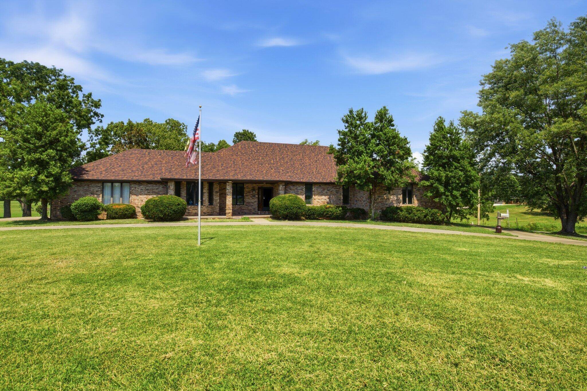 3003 N Farm Road 137, Springfield, MO 65803