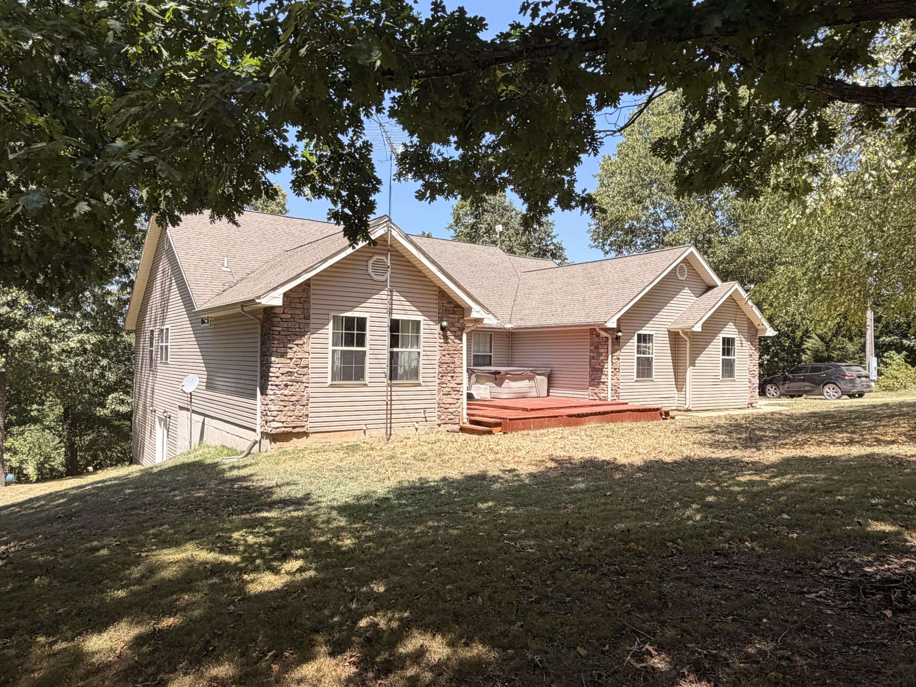 17675 Hazel Crest LN, Neosho, MO 64850