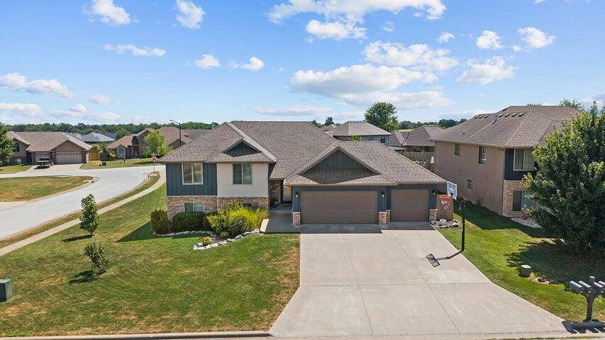1394 S Blockade RD, Republic, MO 65738