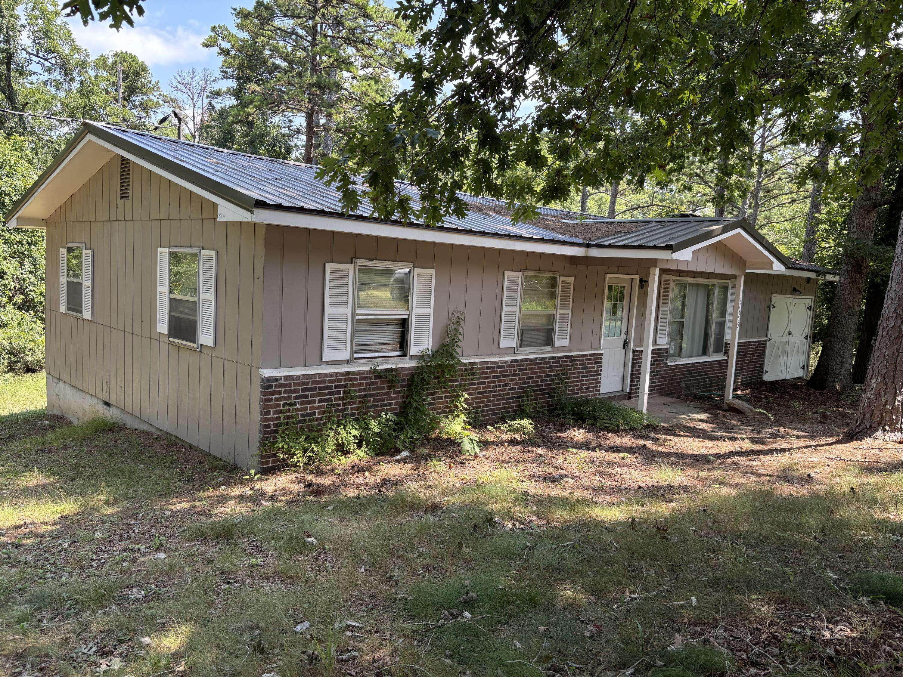 17555 Adair LN, Houston, MO 65483