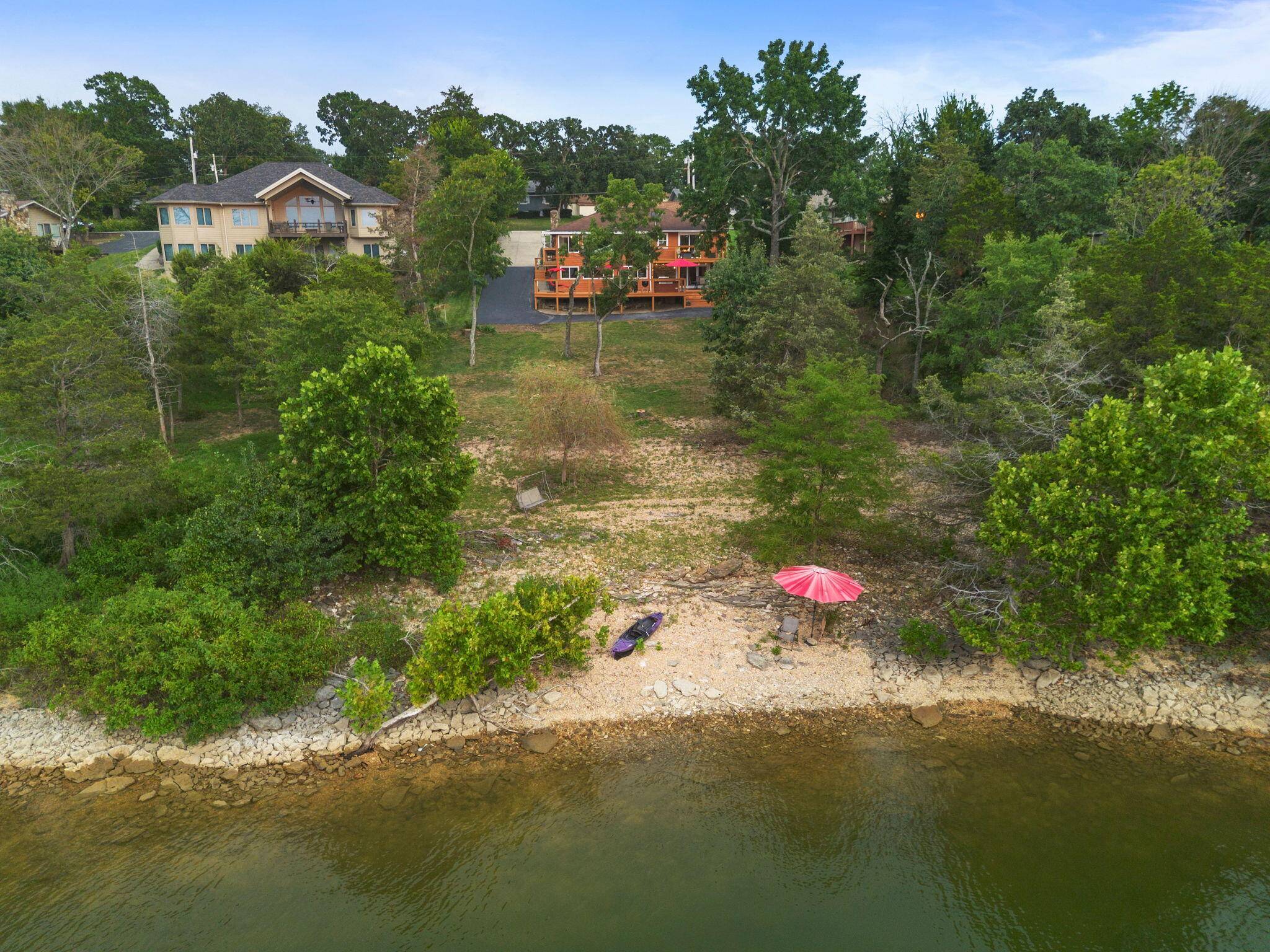388 Santana CIR, Reeds Spring, MO 65737
