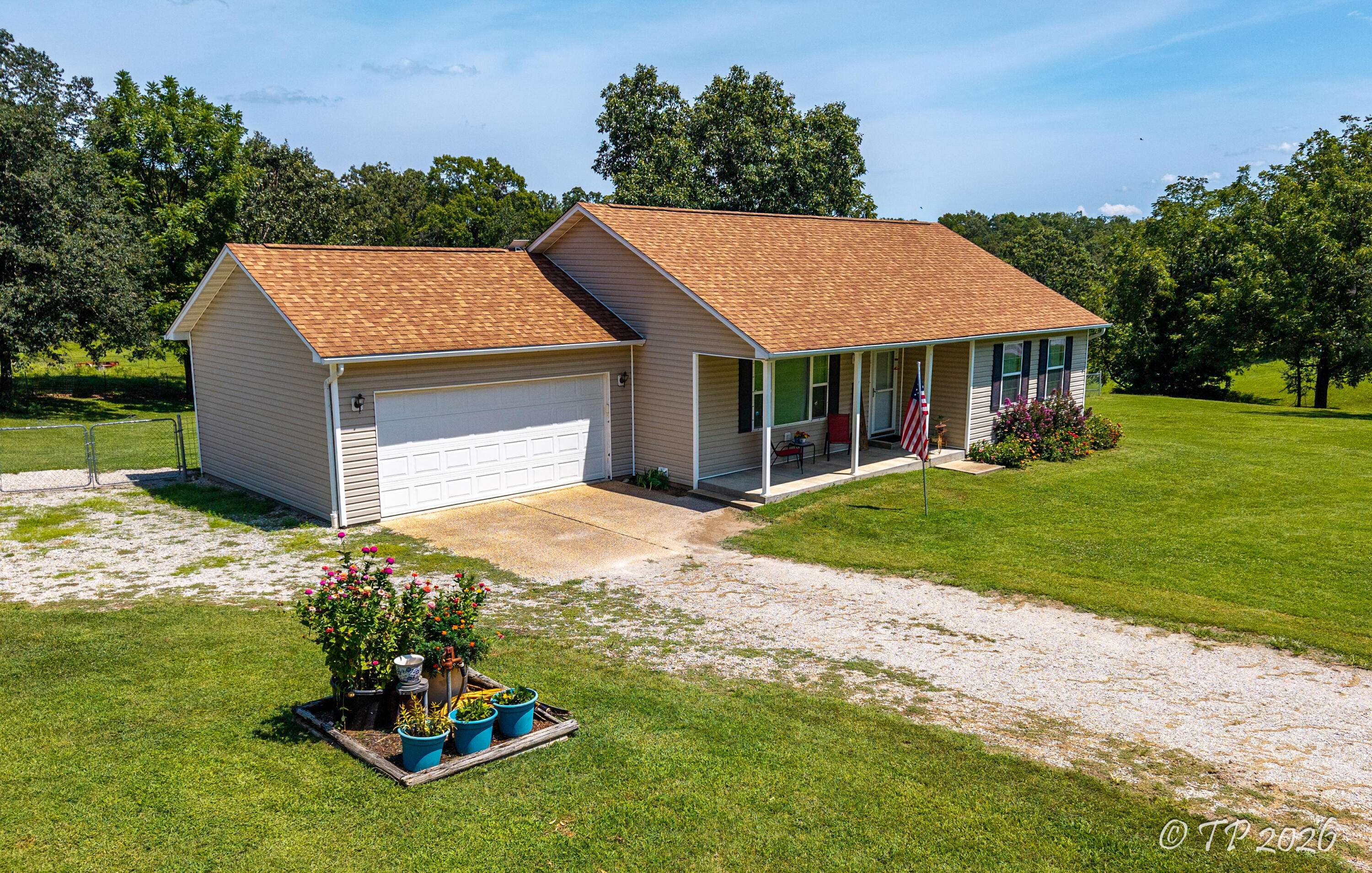 5879 County Road 1580, West Plains, MO 65775