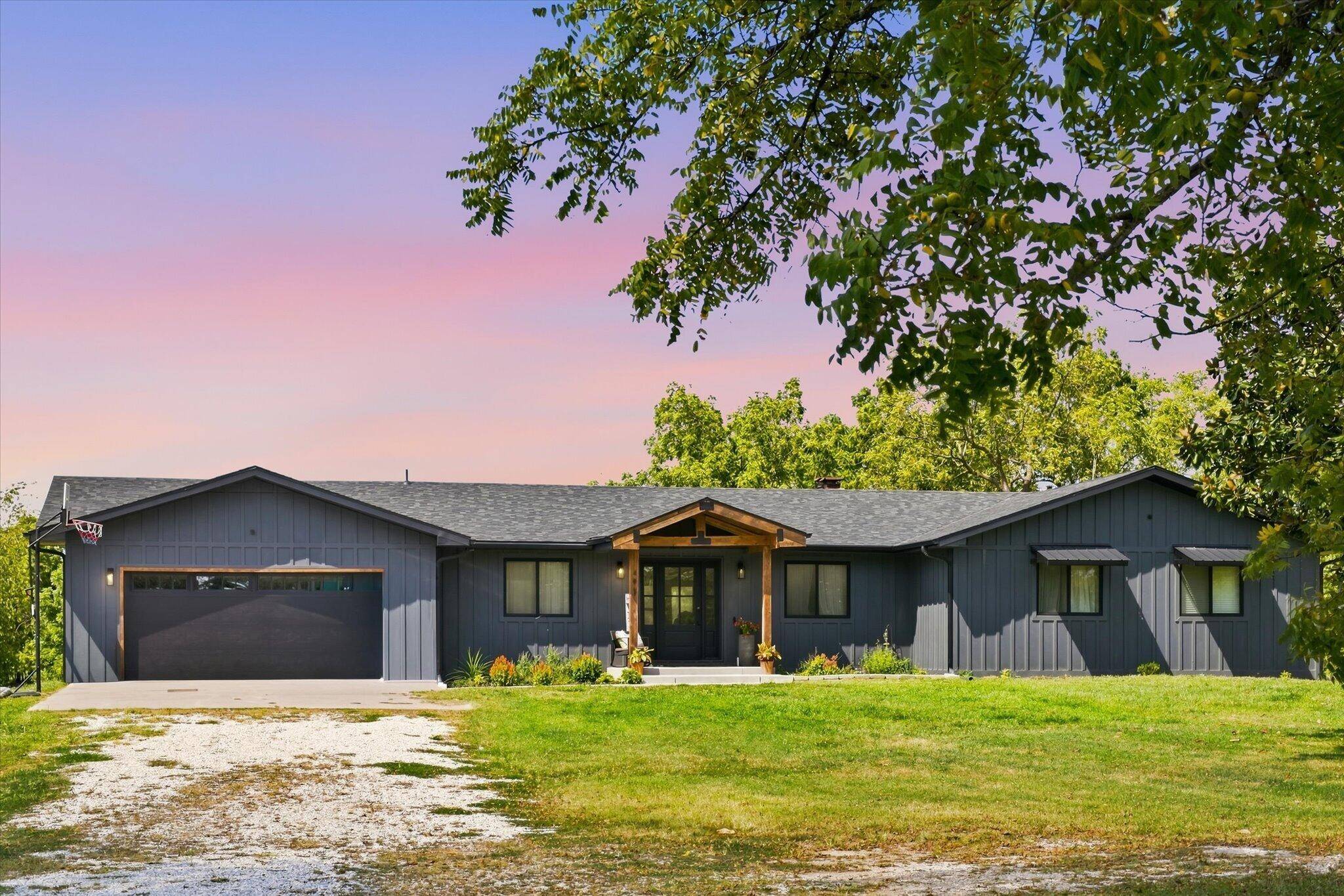 493 Spring Creek RD, Clever, MO 65631
